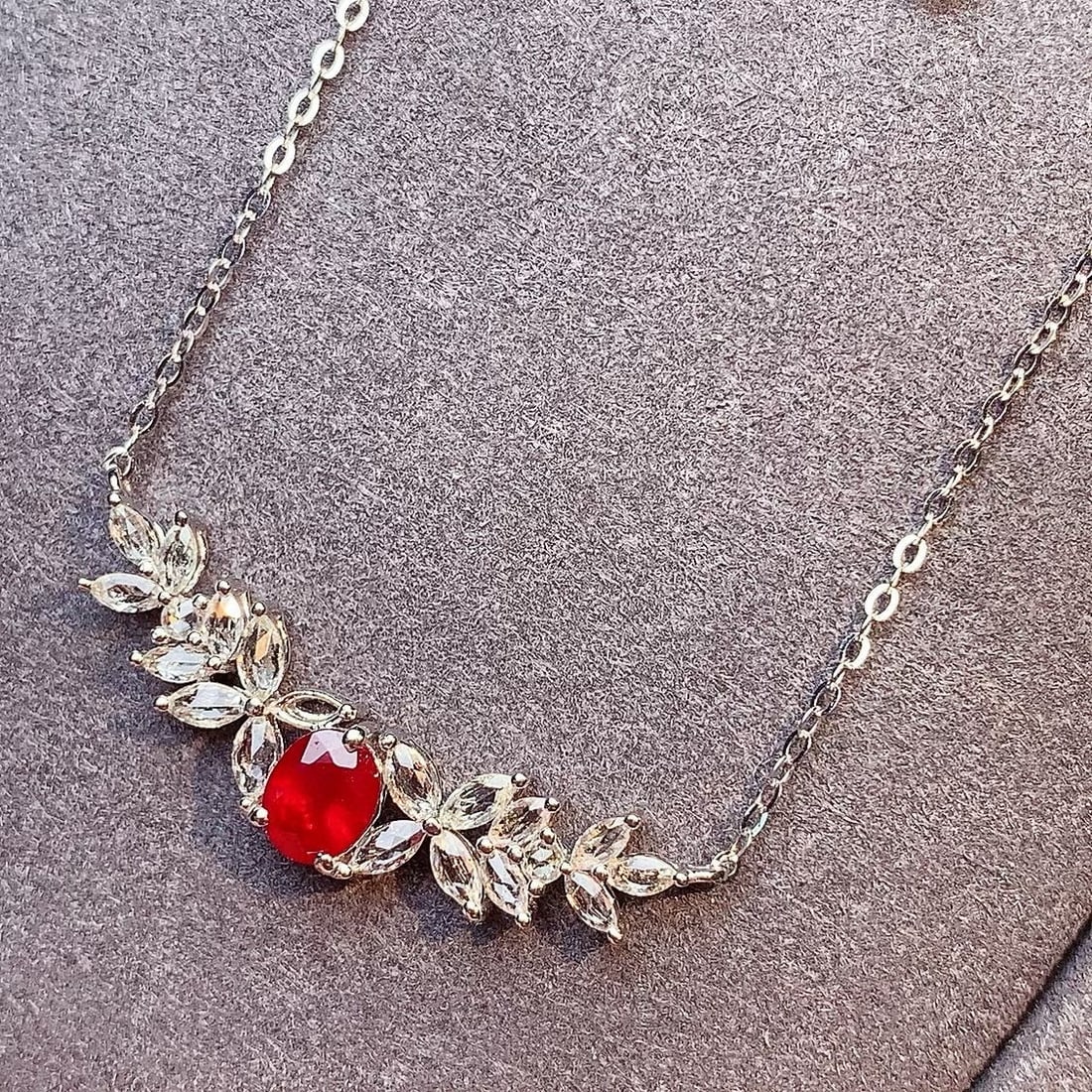14k Gold 0.65 Ct Vivid Red Natural Ruby & Sapphire Necklace - 3