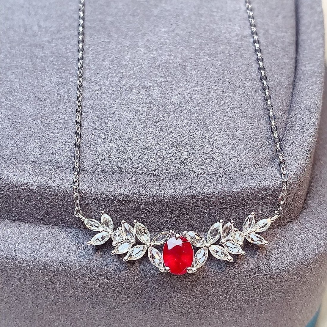 14k Gold 0.65 Ct Vivid Red Natural Ruby & Sapphire Necklace - 4