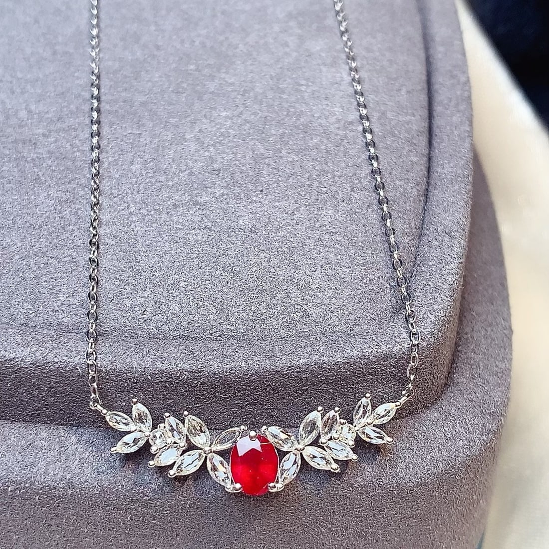 14k Gold 0.65 Ct Vivid Red Natural Ruby & Sapphire Necklace - 5