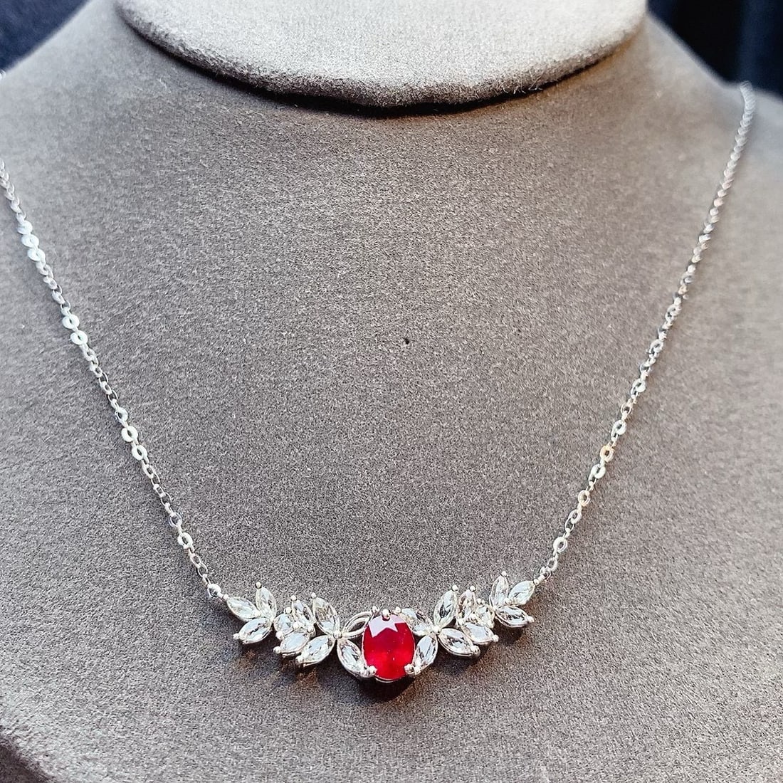 14k Gold 0.65 Ct Vivid Red Natural Ruby & Sapphire Necklace - 6