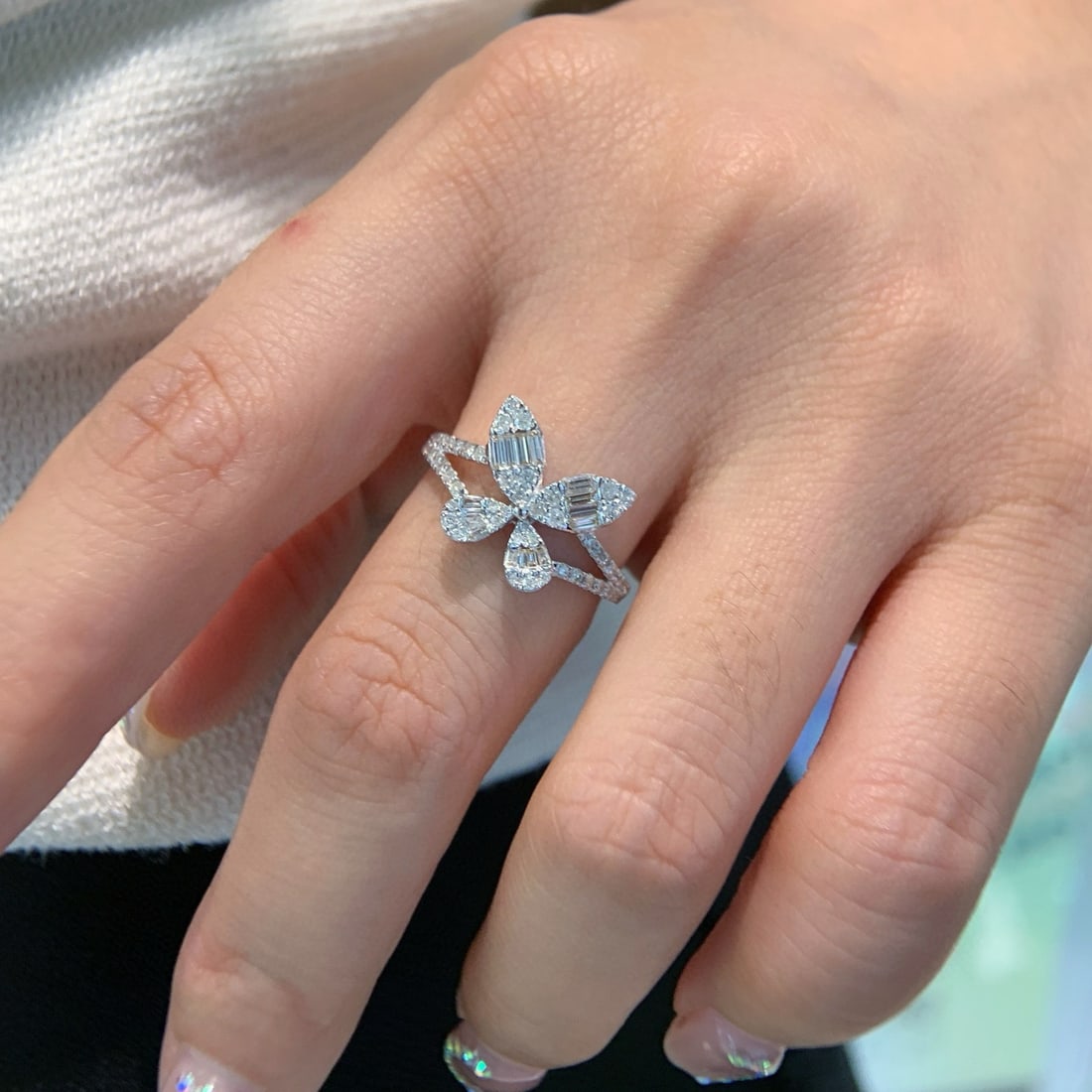 14k Gold 0.56 Ct Natural H Diamond Ring - 6