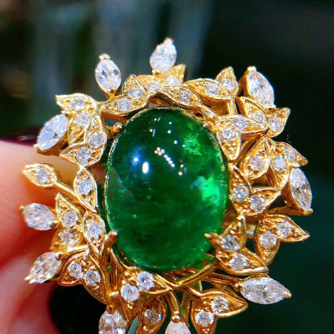 14k Gold 5.12 Ctw Vivid Green Natural Emerald & Diamond Ring/pendant( Without Chain ): Ref:231031065 // gold content:14k gold // ring size:7. 25us // // main gemstone:emerald // shape:oval // carat weight:4. 40ct // color:vivid green // treatment:natural // // adjacent gemstone 2 : diam
