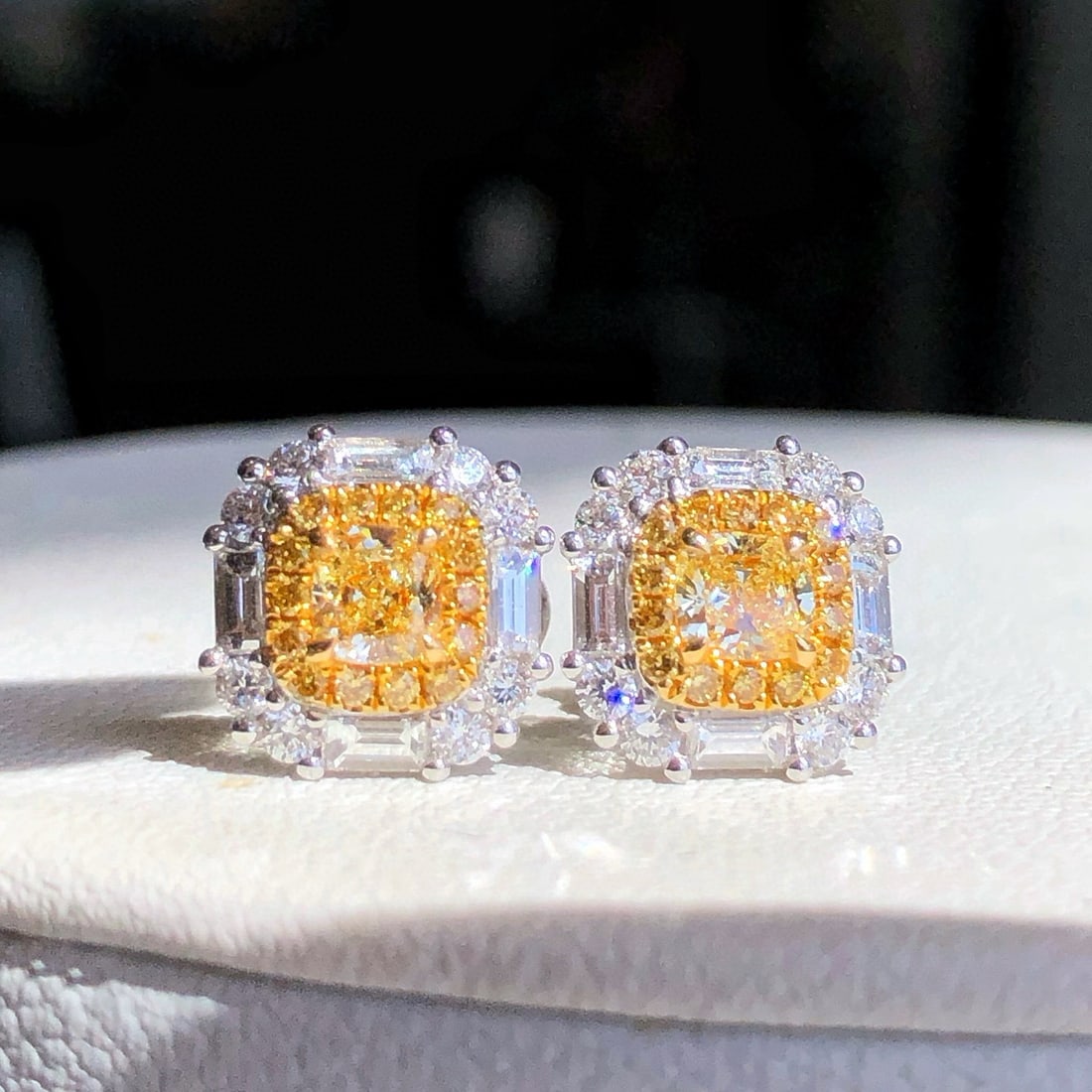 14k Gold 1.25 Ctw Natural Yellow Diamond & Diamond Earrings: Ref:231031066 // gold content:14k gold // main gemstone:yellow diamond // shape:cushion // carat weight:0. 47ct // color:yellow // treatment:natural // // adjacent gemstone 2 : diamond // shape:multip
