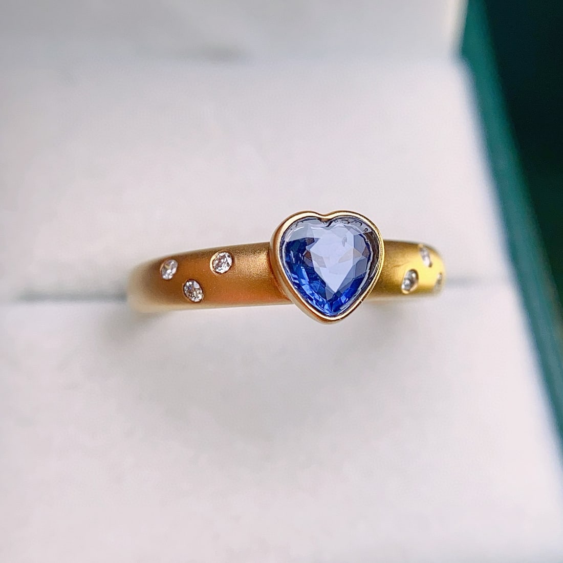 14k Gold 0.85 Ct Natural Sapphire & Diamond Ring - 3