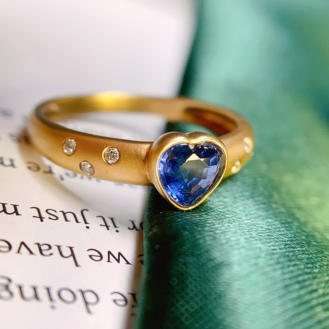 14k Gold 0.85 Ct Natural Sapphire & Diamond Ring - 6