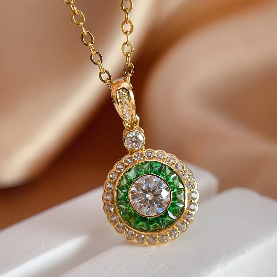 14k Gold 1.00 Ct Natural Tsavorite & Diamond & Sapphire Pendant( Without Chain ): Ref:231031072 // gold content:14k gold // main gemstone:tsavorite // shape:other // carat weight:1. 00ct // color:green // treatment:natural // // adjacent gemstone 2 : diamond // number of stones:6