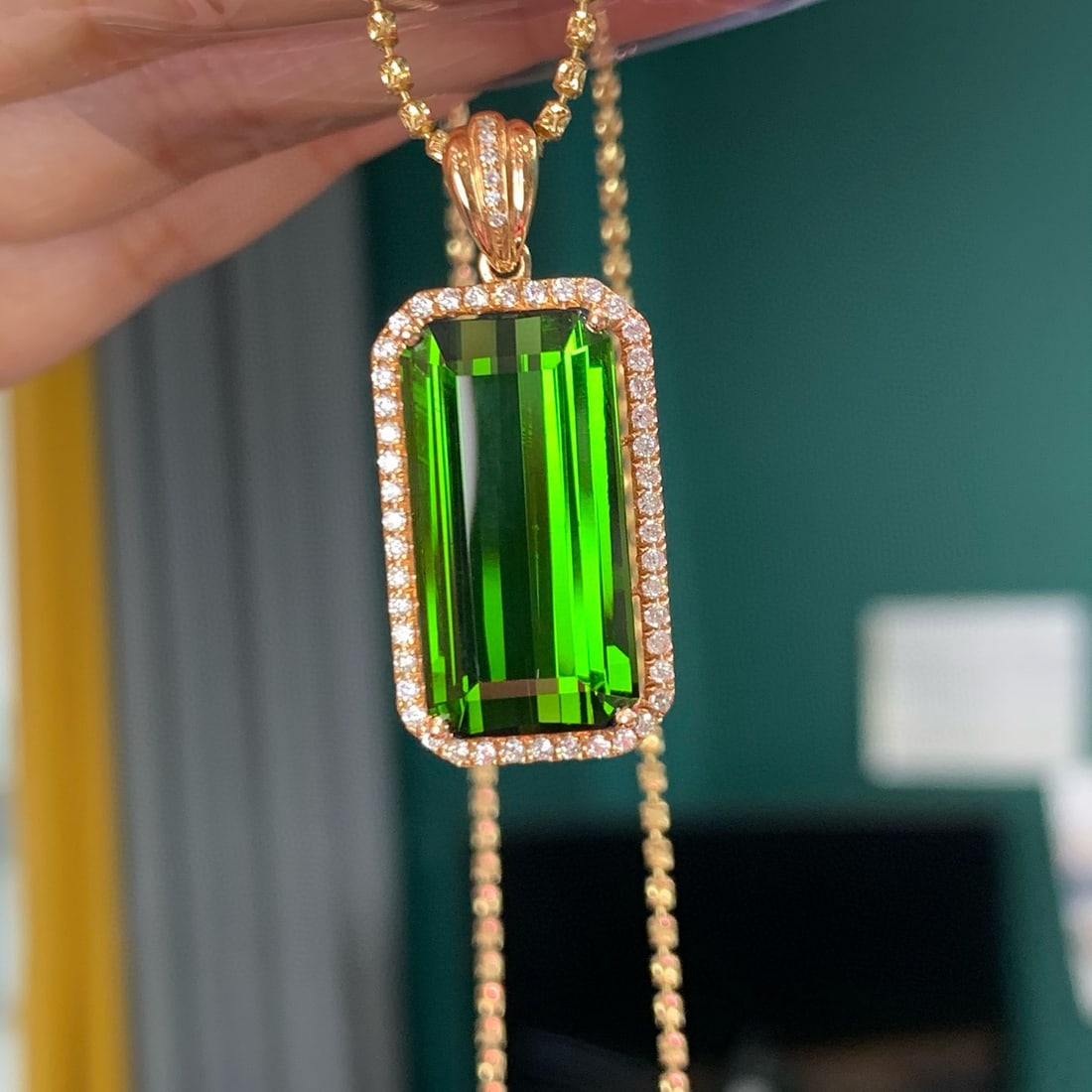 14k Gold 14.11 Ct Natural Tourmaline & Diamond Pendant( Without Chain ): Ref:231031082 // gold content:14k gold // main gemstone:tourmaline // shape:octagonal // carat weight:14. 11ct // color:green // treatment:natural // // adjacent gemstone 2 : diamond // shape:round
