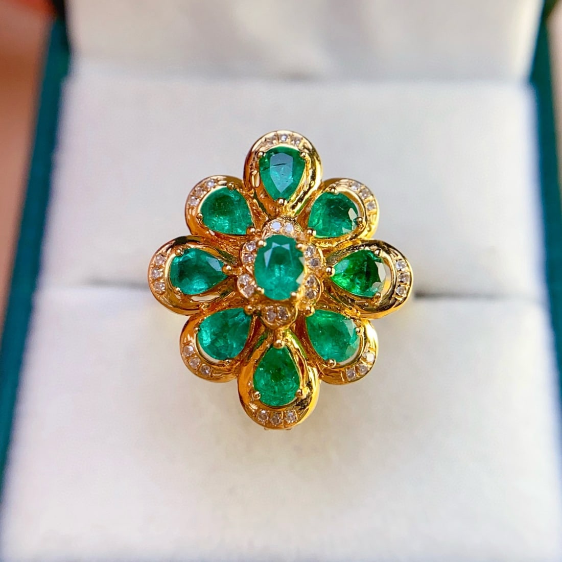 14k Gold 2.45 Ct Natural Emerald & Diamond Ring/pendant( Without Chain ): Ref:231031083 // gold content:14k gold // ring size:7. 25us // // main gemstone:emerald // shape:multiply // carat weight:2. 45ct // color:green // treatment:natural // // adjacent gemstone 2 :