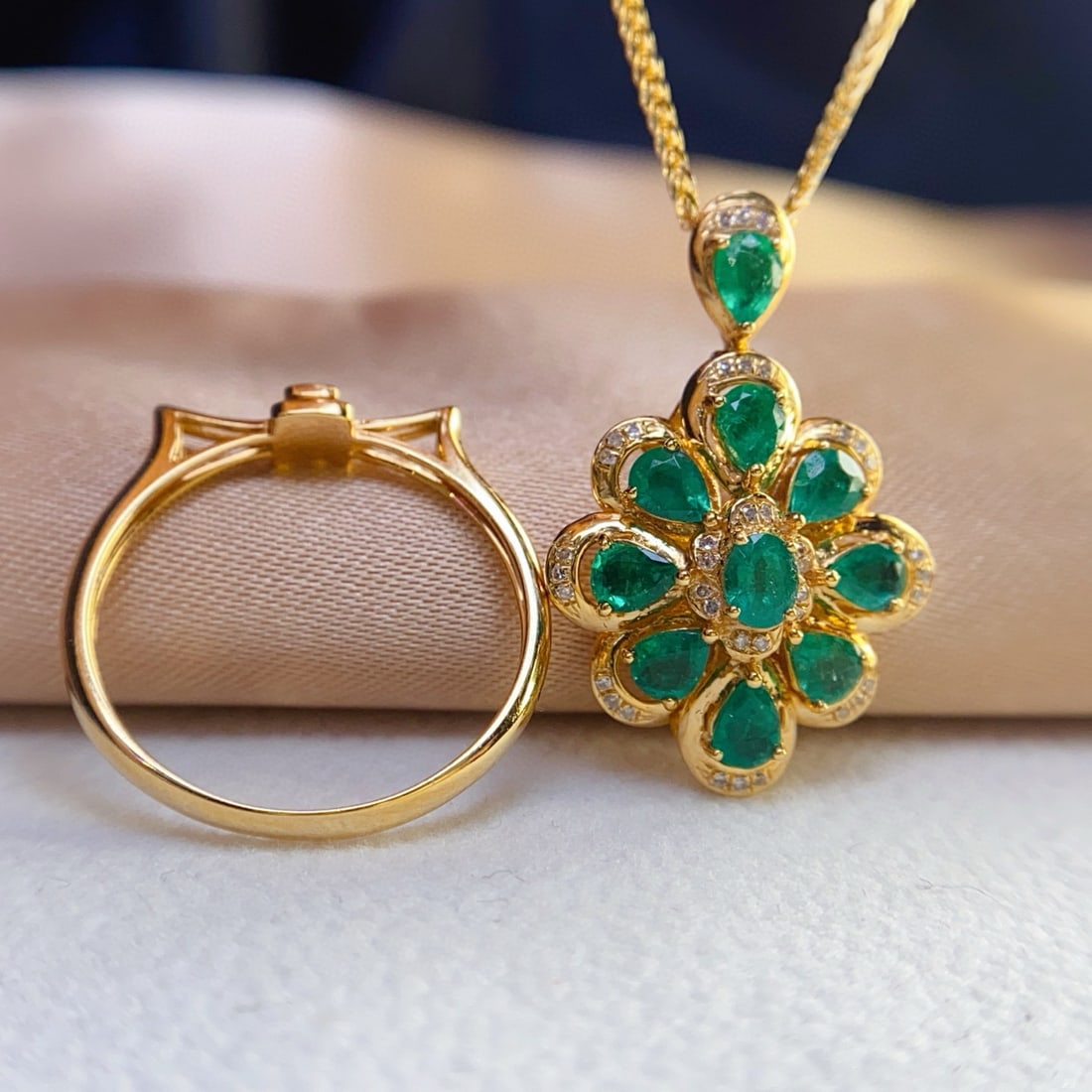 14k Gold 2.45 Ct Natural Emerald & Diamond Ring/pendant( Without Chain ) - 5
