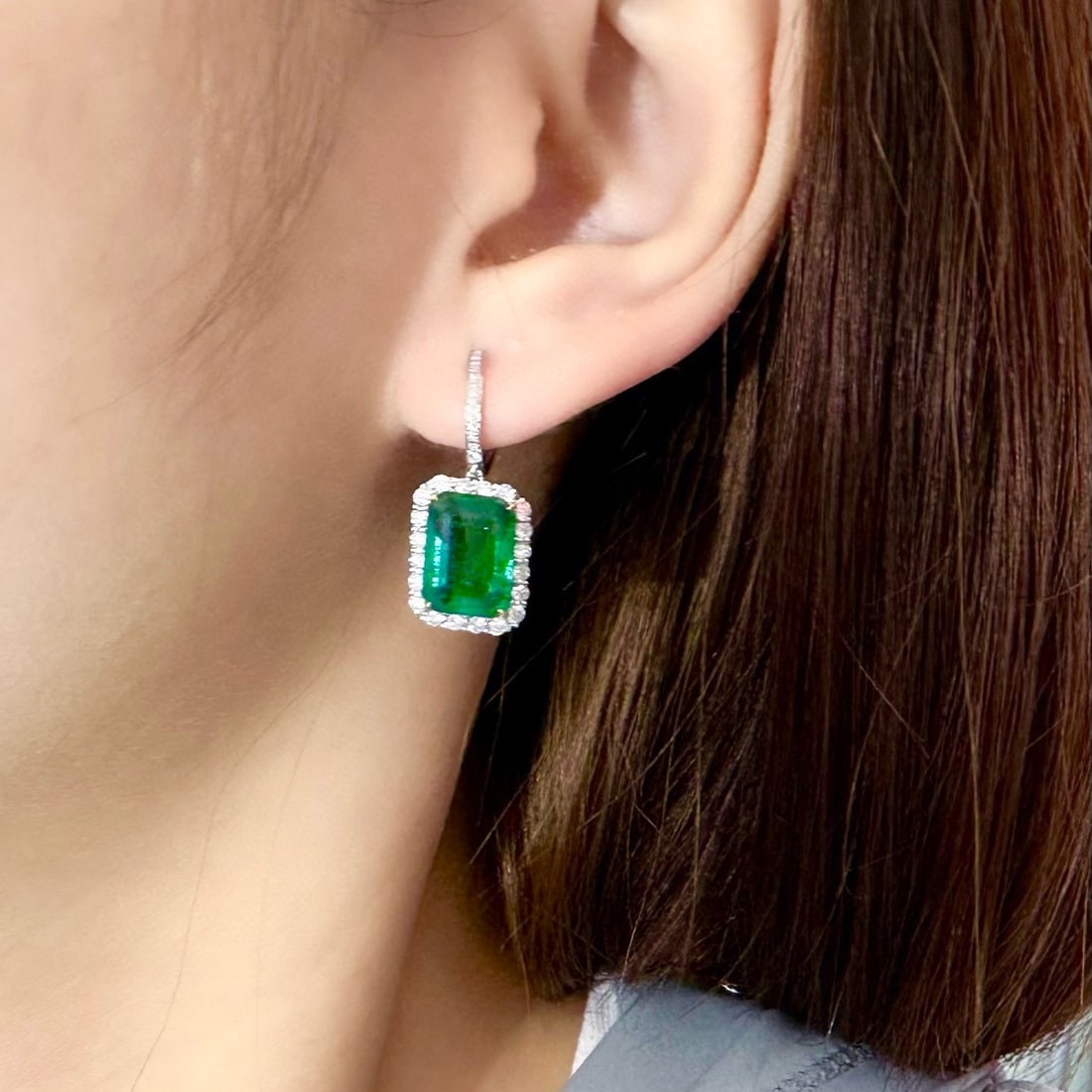 14k Gold 5.91 Ct Vivid Green Natural Emerald & Diamond Earrings - 3