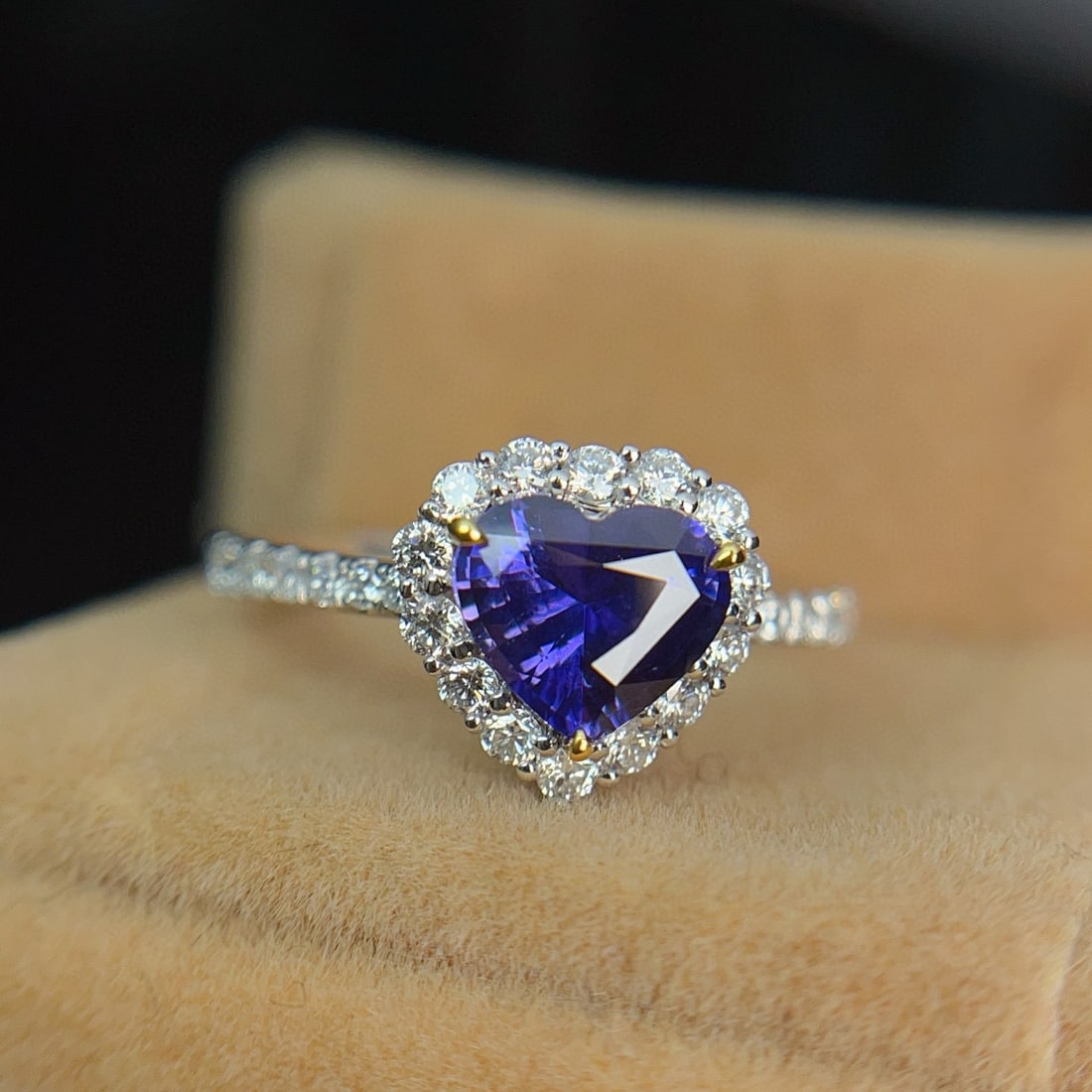 14k Gold 1.61 Ctw Natural Sapphire & Diamond Ring: Ref:231031094 // gold content:14k gold // ring size:7. 25us // // main gemstone:sapphire // shape:heart // carat weight:1. 10ct // color:purple // treatment:natural // // adjacent gemstone 2 :