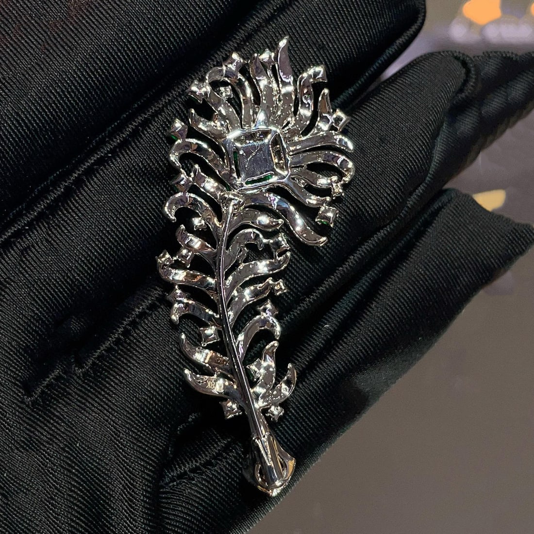 14k Gold 3.55 Ctw Vivid Green Natural Emerald & Diamond Brooch - 3