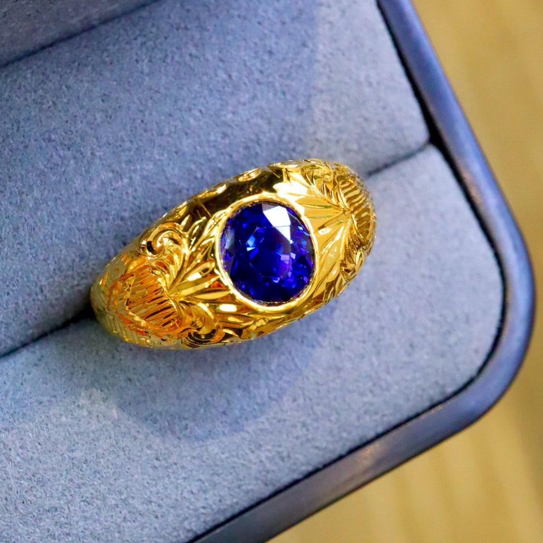 14k Gold 2.05 Ct Natural Sapphire Ring (1 of 6)