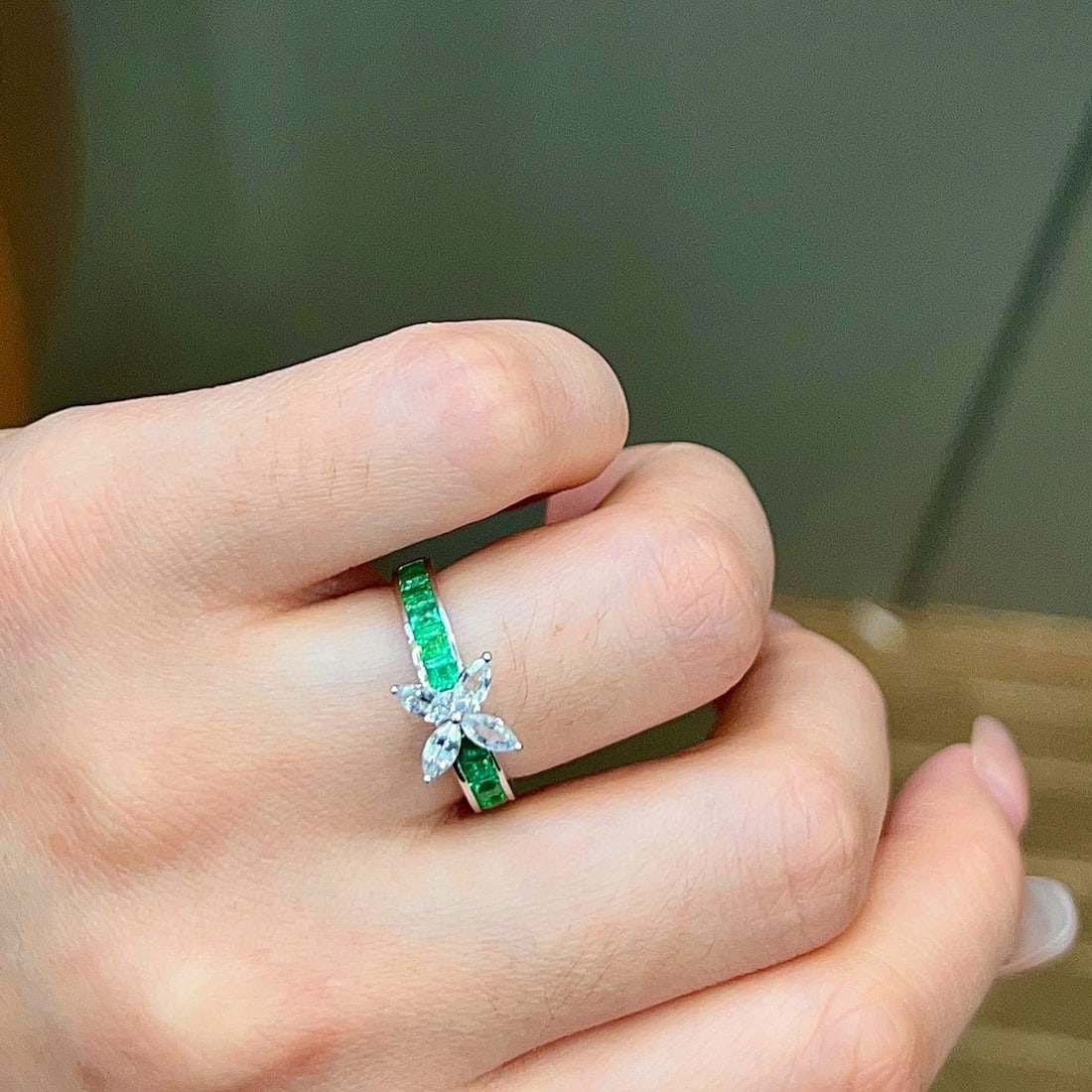 14k Gold 1.57 Ctw Vivid Green Natural Emerald & Sapphire Ring - 5