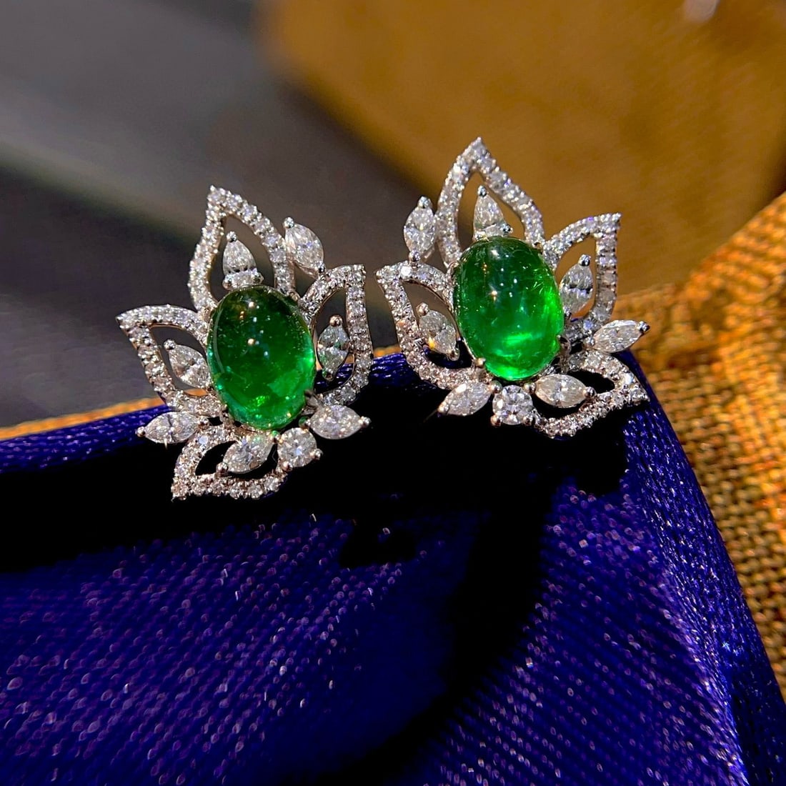 14k Gold 2.87 Ctw Vivid Green Natural Emerald & Diamond Earrings - 2