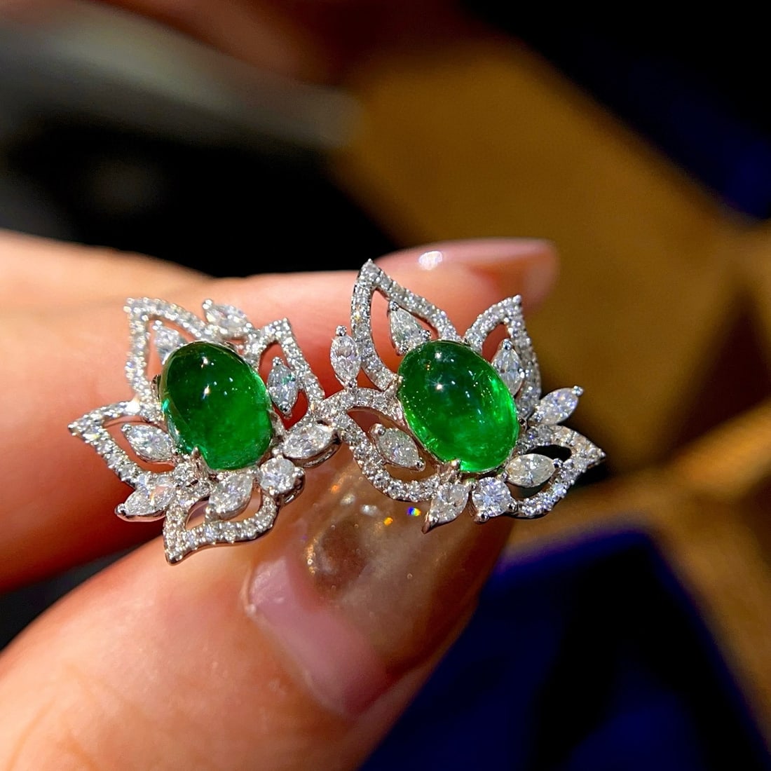 14k Gold 2.87 Ctw Vivid Green Natural Emerald & Diamond Earrings - 4