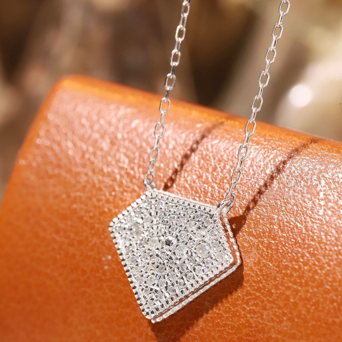 14k Gold 0.25 Ct Natural H Diamond Necklace: Ref:231031123 // gold content:14k gold // main gemstone:diamond // shape:round // carat weight:0. 25ct // clarity grade:vs-si // color:h // treatment:natural // cut grade:g // Condition: New High