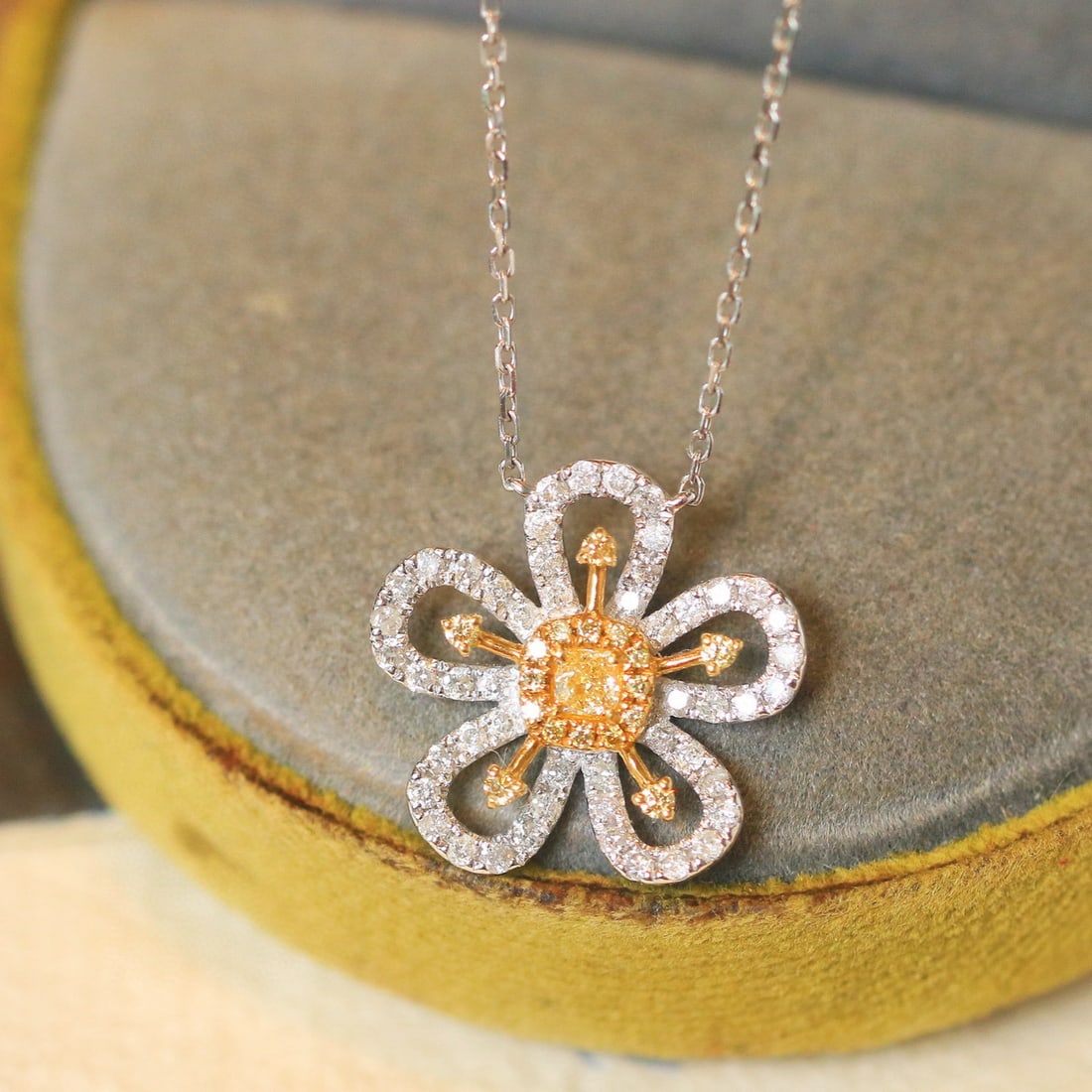 14k Gold 0.5 Ct Natural Color Diamond & Flowers Necklace: Ref:231031126 // gold content:14k gold // main gemstone:diamond // shape:multiply // carat weight:0. 5ct // clarity grade:vs-si // color:color // treatment:natural // Condition: New Low Estimate: