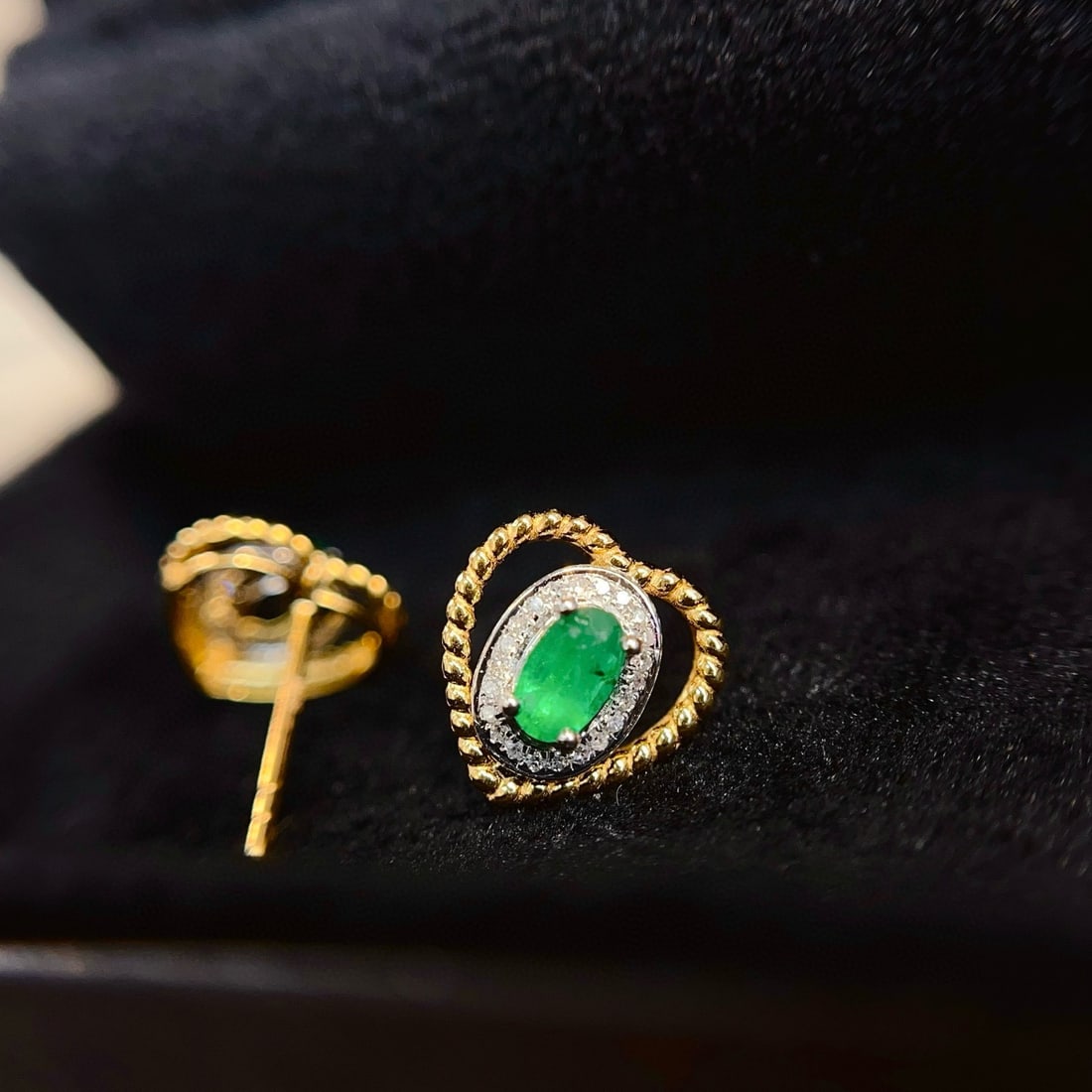 14k Gold 0.80 Ct Natural Emerald & Diamond Earrings - 3