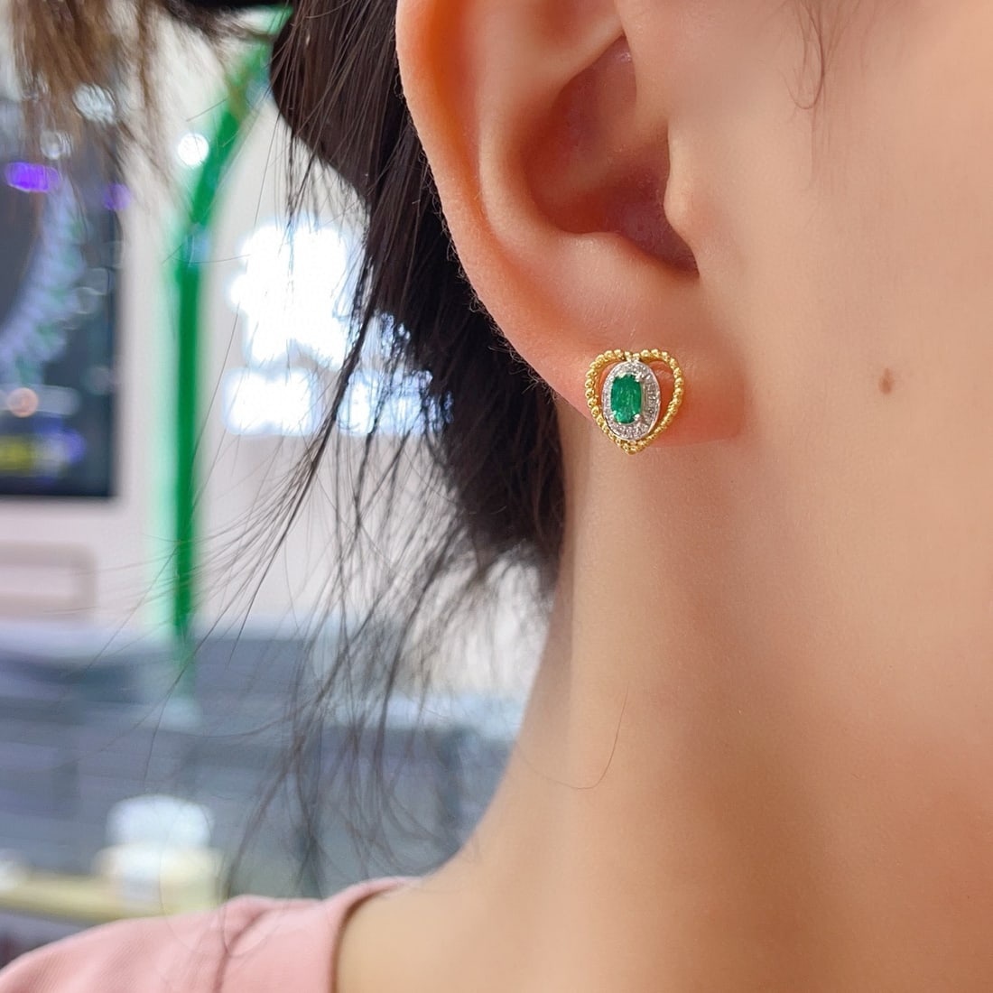 14k Gold 0.80 Ct Natural Emerald & Diamond Earrings - 4