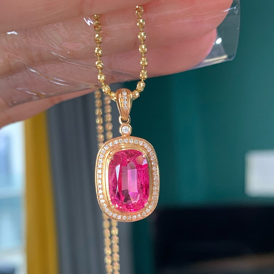 14k Gold 2.84 Ct Natural Tourmaline & Diamond Pendant( Without Chain ): Ref:231031151 // gold content:14k gold // main gemstone:tourmaline // shape:oval // carat weight:2. 84ct // color:pink // treatment:natural // // adjacent gemstone 2 : diamond // shape:round //