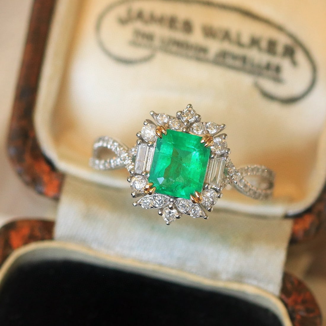 14k Gold 1.53 Ctw Natural Emerald & Diamond Ring - 2