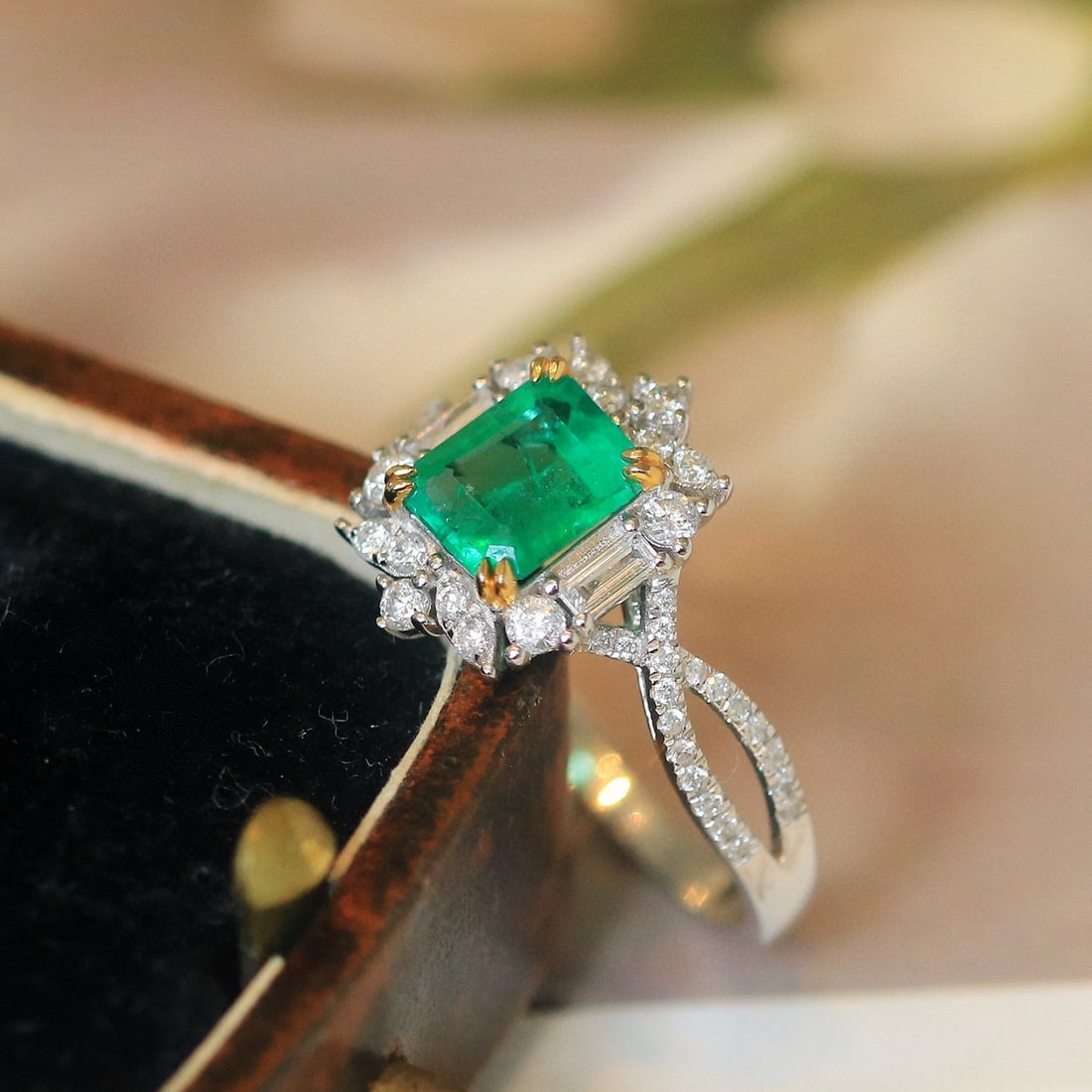 14k Gold 1.53 Ctw Natural Emerald & Diamond Ring - 4