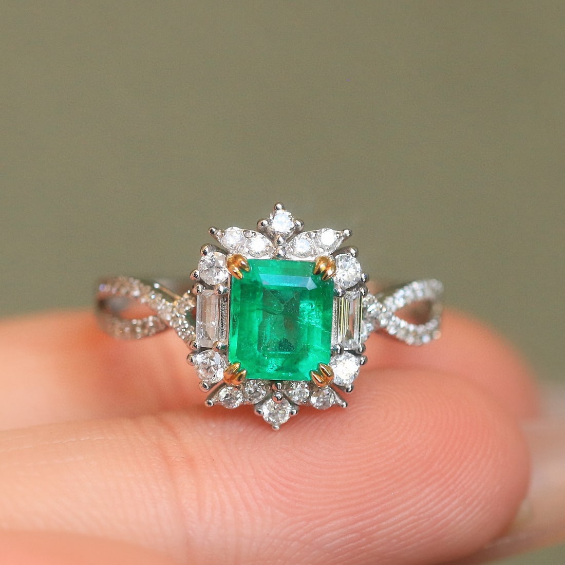 14k Gold 1.53 Ctw Natural Emerald & Diamond Ring - 5