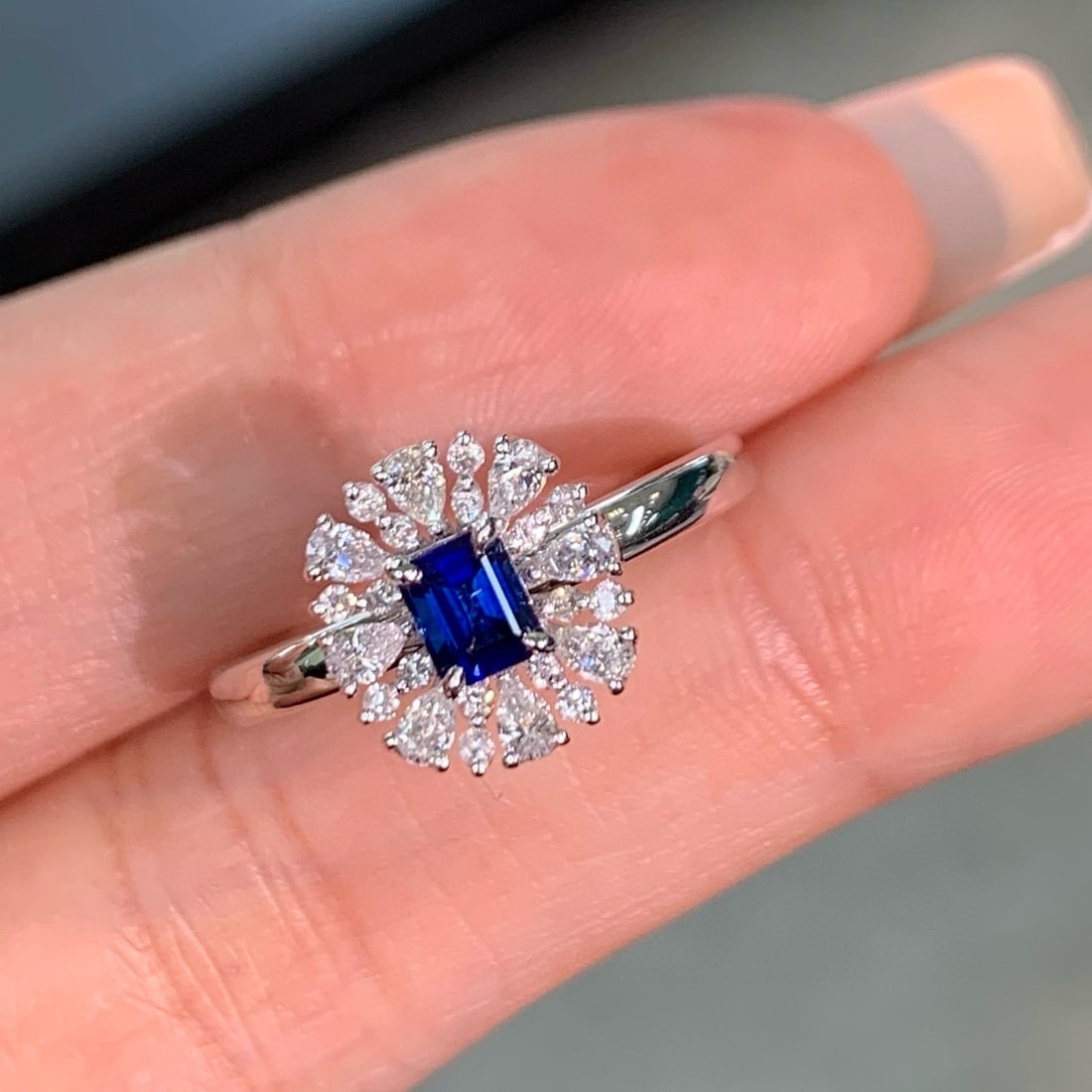 14k Gold 0.69 Ctw Natural Sapphire & Diamond Ring - 4