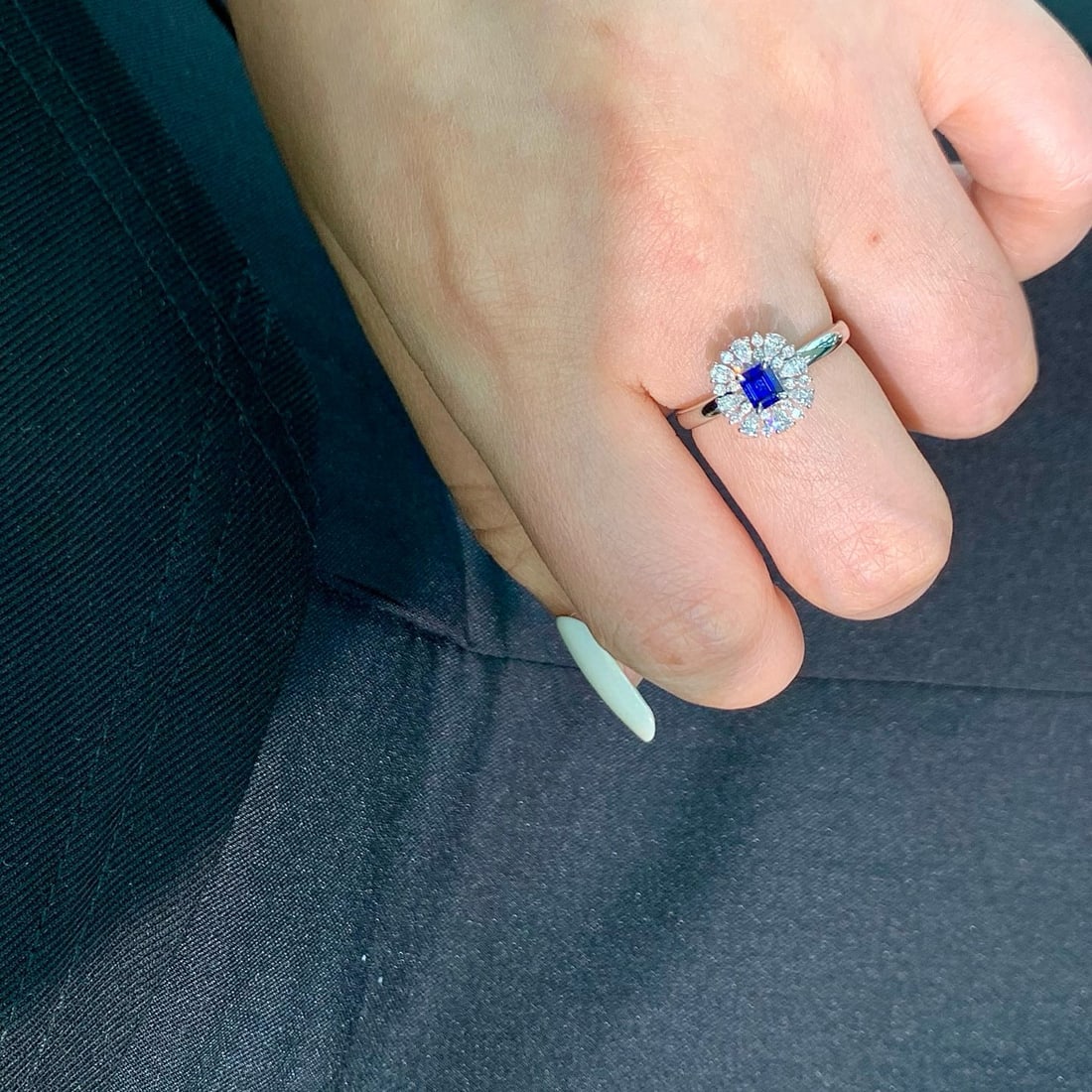 14k Gold 0.69 Ctw Natural Sapphire & Diamond Ring - 6