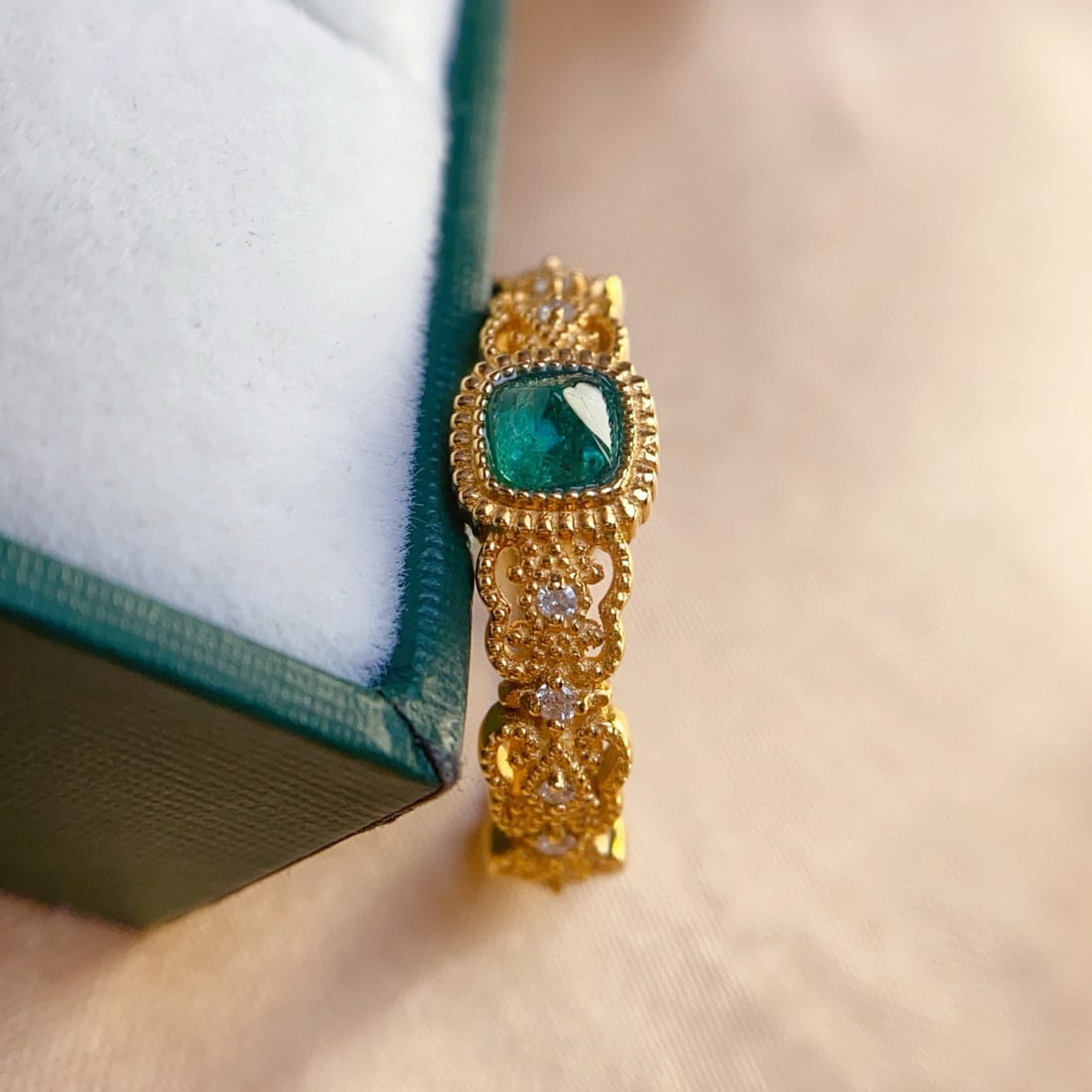 14k Gold 0.40 Ct Natural Emerald & Diamond Ring - 2