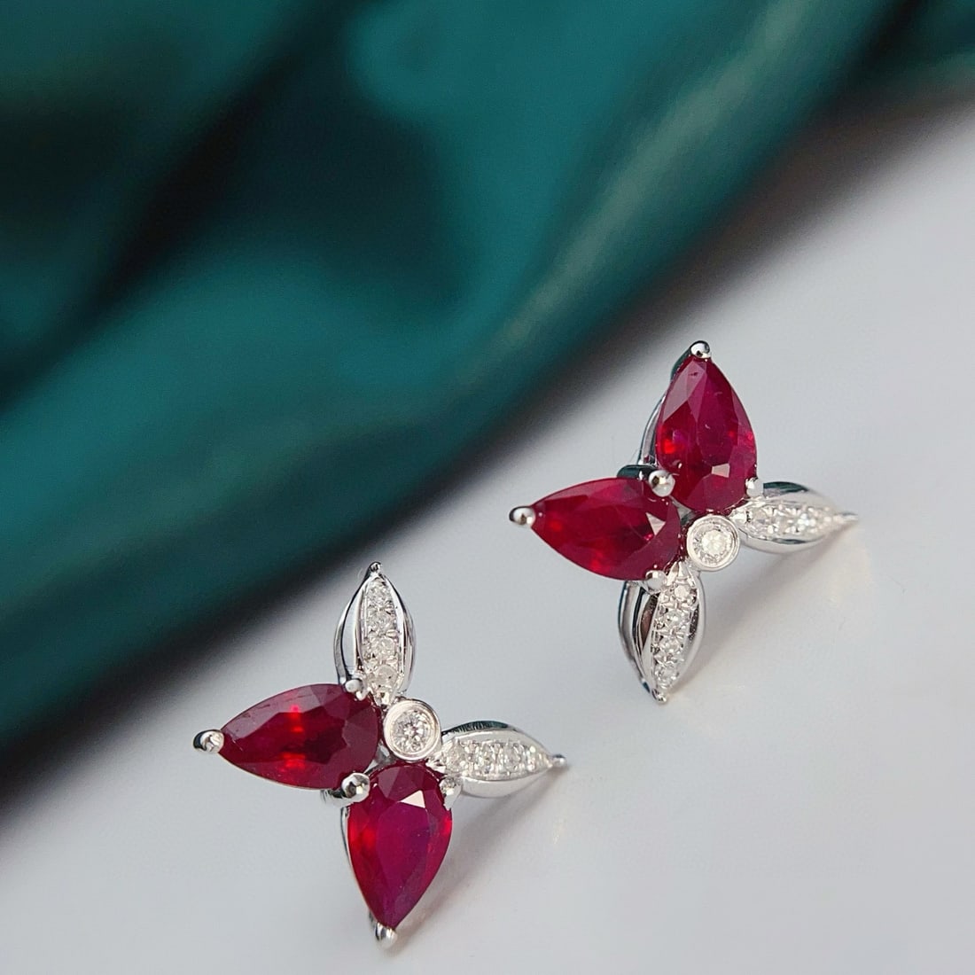 14k Gold 1.20 Ct Vivid Red Natural Ruby & Diamond Earrings - 4