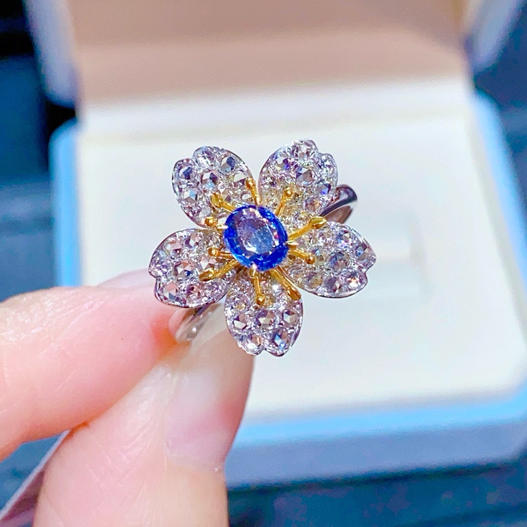 14k Gold 0.86 Ct Natural Sapphire & Sapphire & Flowers Ring: Ref:231031178 // gold content:14k gold // ring size:7. 25us // // main gemstone:sapphire // shape:oval // carat weight:0. 86ct // color:blue // treatment:natural // // adjacent gemstone 2 : sapphire