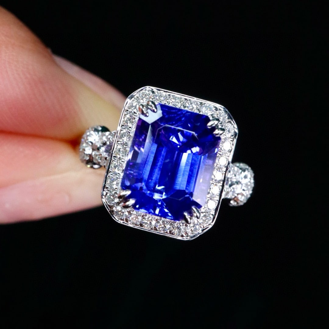 14k Gold 4.39 Ctw Natural Tanzanite & Diamond Ring - 2