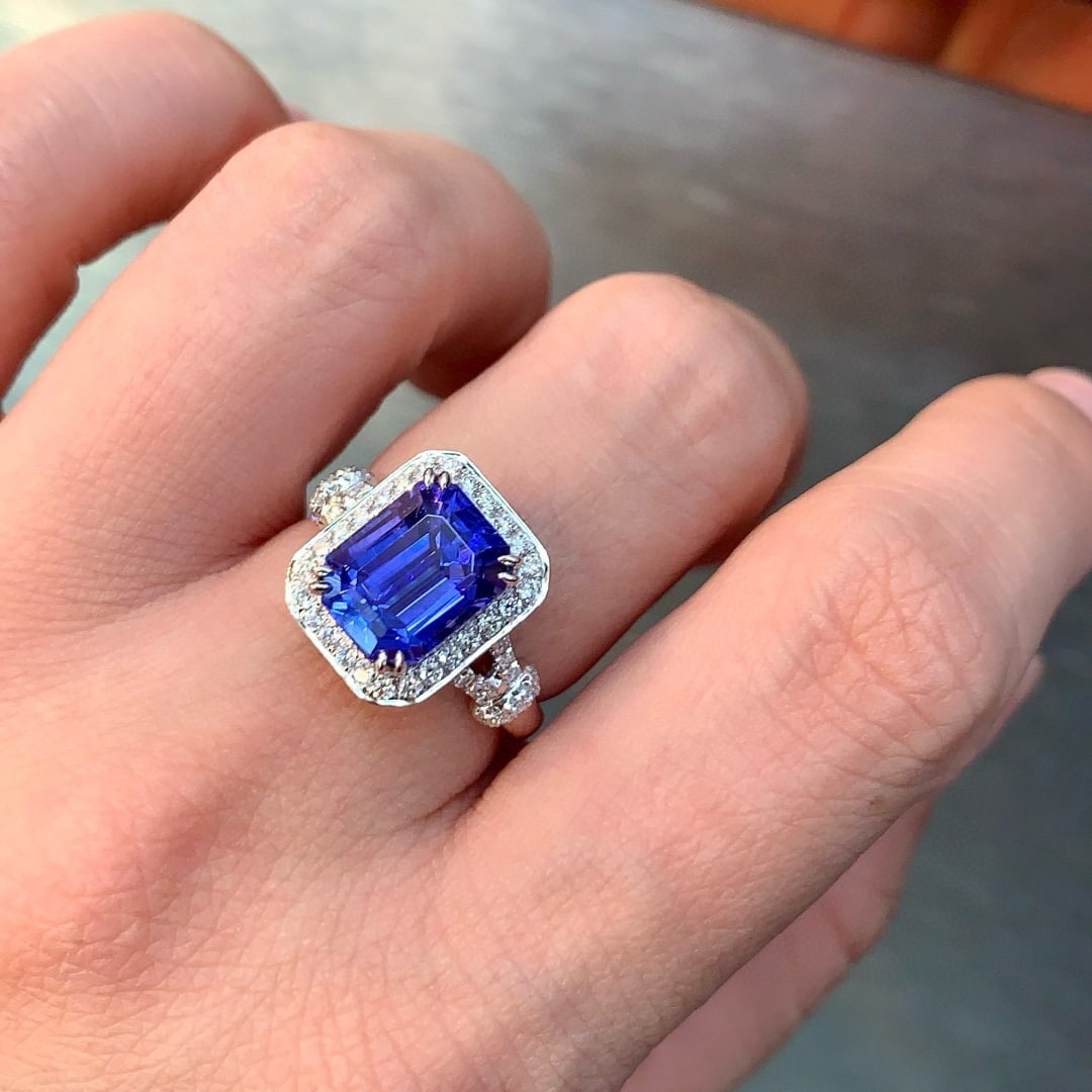 14k Gold 4.39 Ctw Natural Tanzanite & Diamond Ring - 5