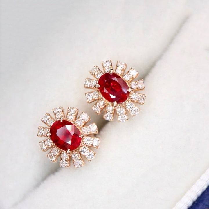 14k Gold 0.85 Ctw Vivid Red Natural Ruby & Diamond Earrings: Ref:231031183 // gold content:14k gold // main gemstone:ruby // shape:oval // carat weight:0. 66ct // color:vivid red // treatment:natural // // adjacent gemstone 2 : diamond // shape:round // carat