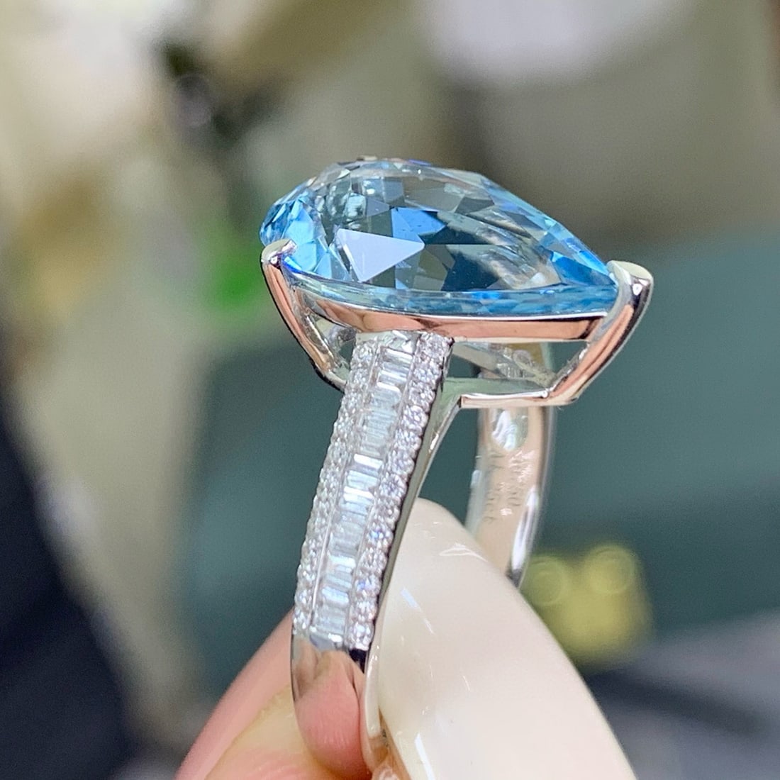 14k Gold 4.57 Ctw Natural Aquamarine & Diamond Ring - 3