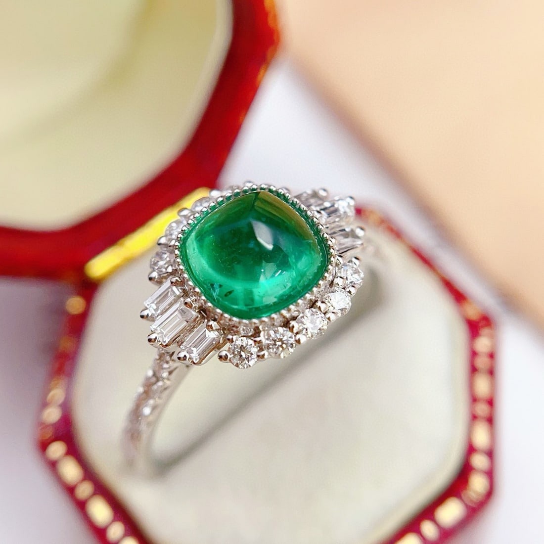 14k Gold 2.00 Ct Natural Emerald & Diamond Ring - 4