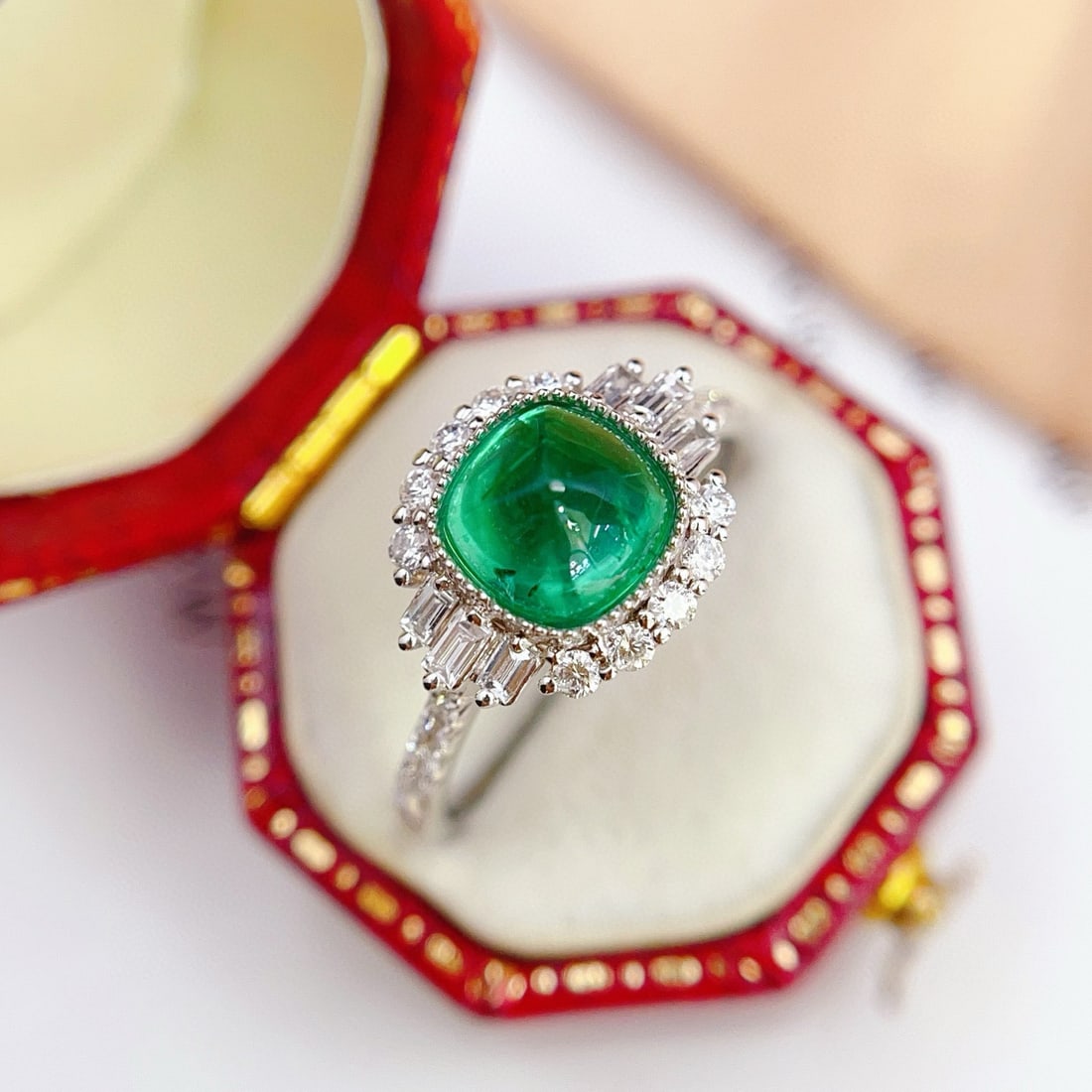 14k Gold 2.00 Ct Natural Emerald & Diamond Ring - 5