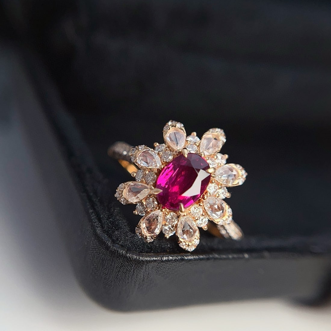 14k Gold 1.00 Ct Natural Ruby & Diamond Ring: Ref:231031205 // gold content:14k gold // ring size:7. 25us // // main gemstone:ruby // shape:oval // carat weight:1. 00ct // color:red // treatment:natural // // adjacent gemstone 2 : diamond //