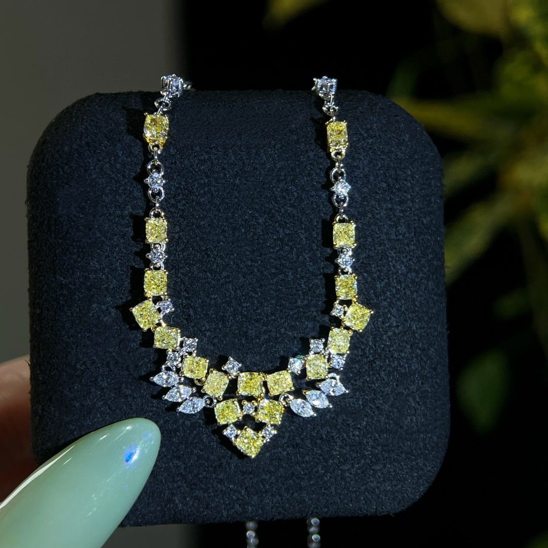 14k Gold 3.17 Ctw Natural Yellow Diamond & Diamond Necklace: Ref:231031208 // gold content:14k gold // main gemstone:yellow diamond // shape:cushion // carat weight:2. 60ct // color:yellow // treatment:natural // // adjacent gemstone 2 : diamond //