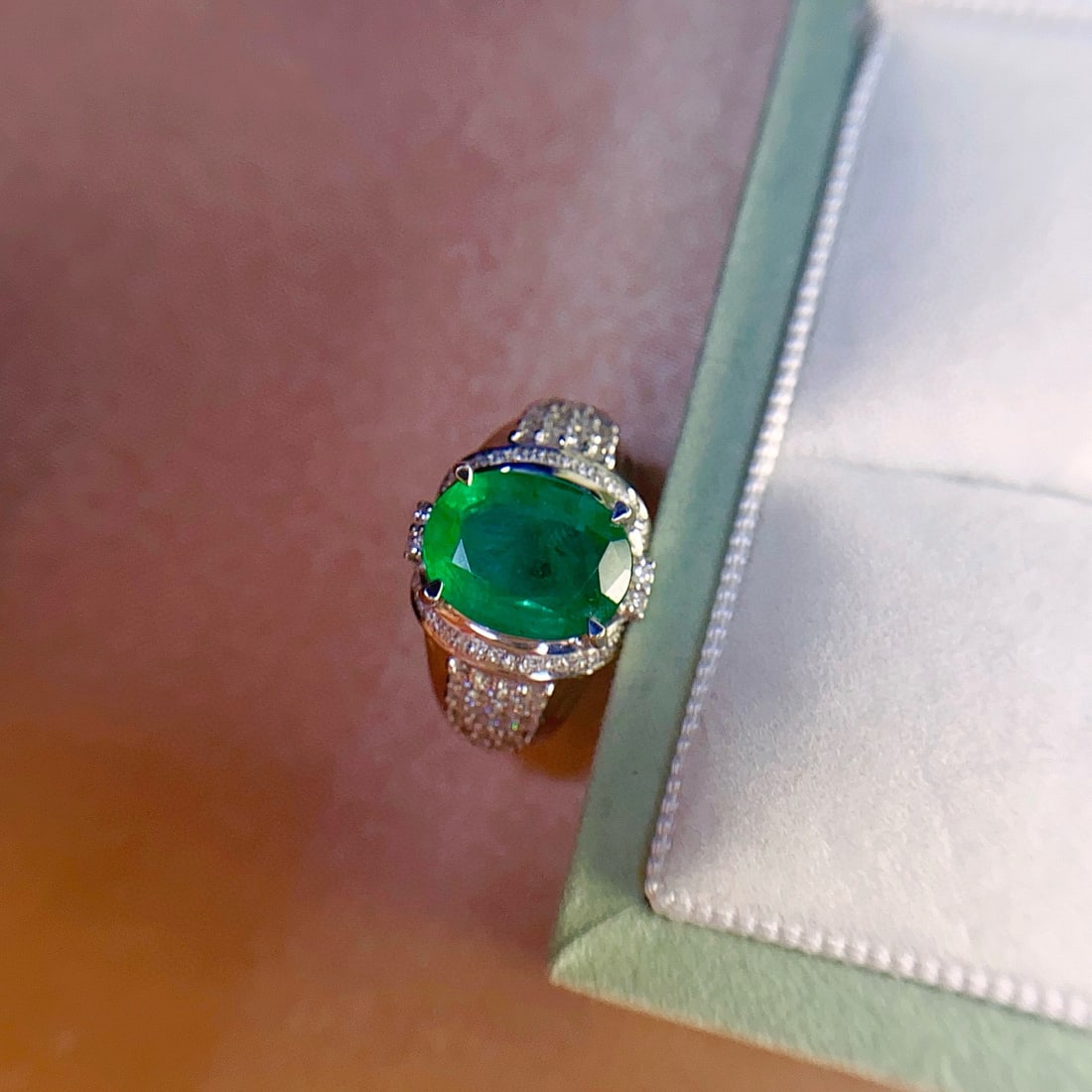 14k Gold 3.20 Ct Natural Emerald & Diamond Ring - 2