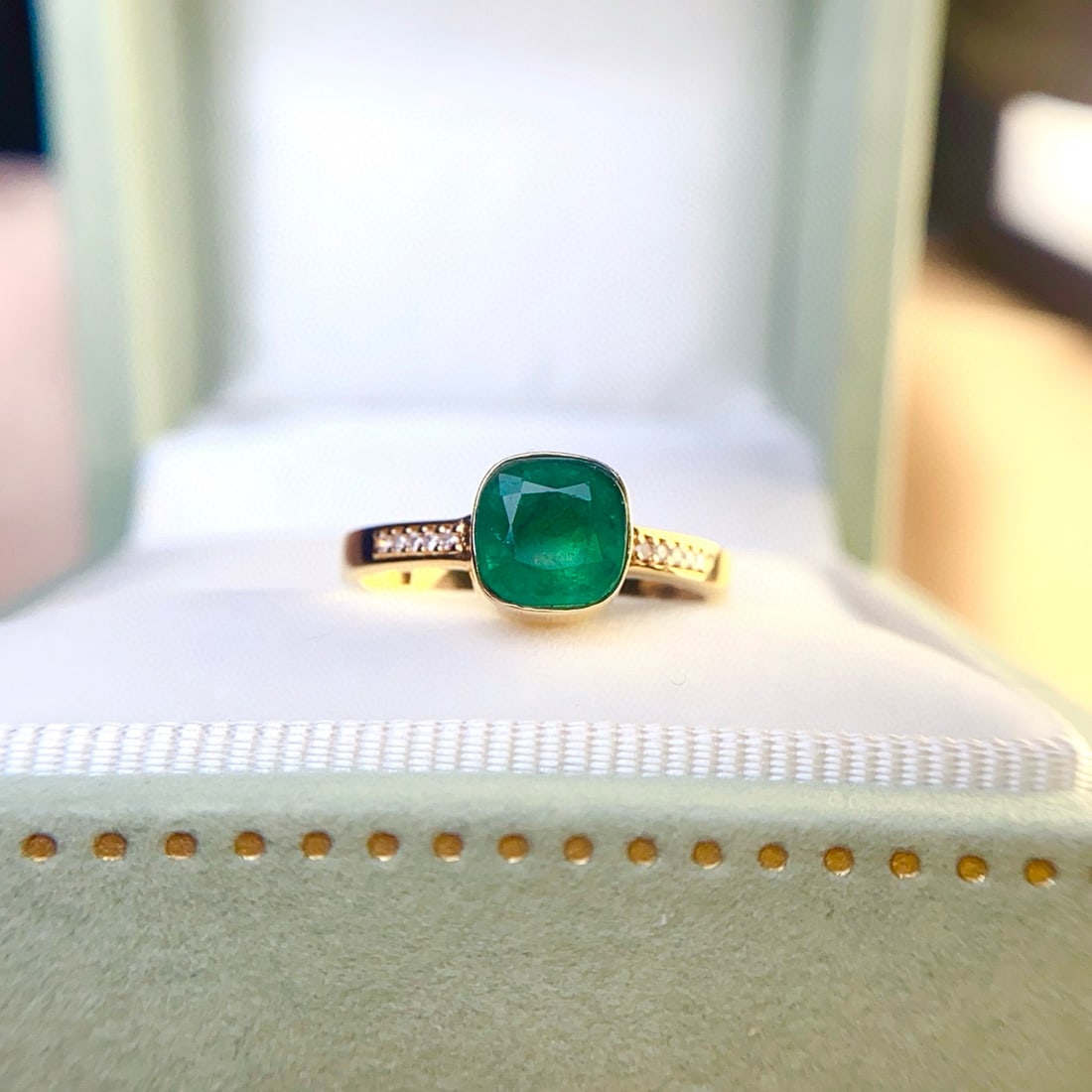 14k Gold 1.45 Ct Natural Emerald & Diamond Ring - 2