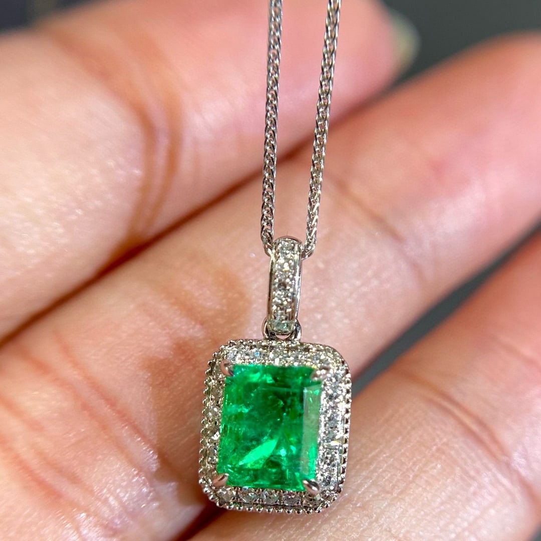 14k Gold 1.34 Ctw Vivid Green Natural Emerald & Diamond Pendant( Without Chain ) - 4