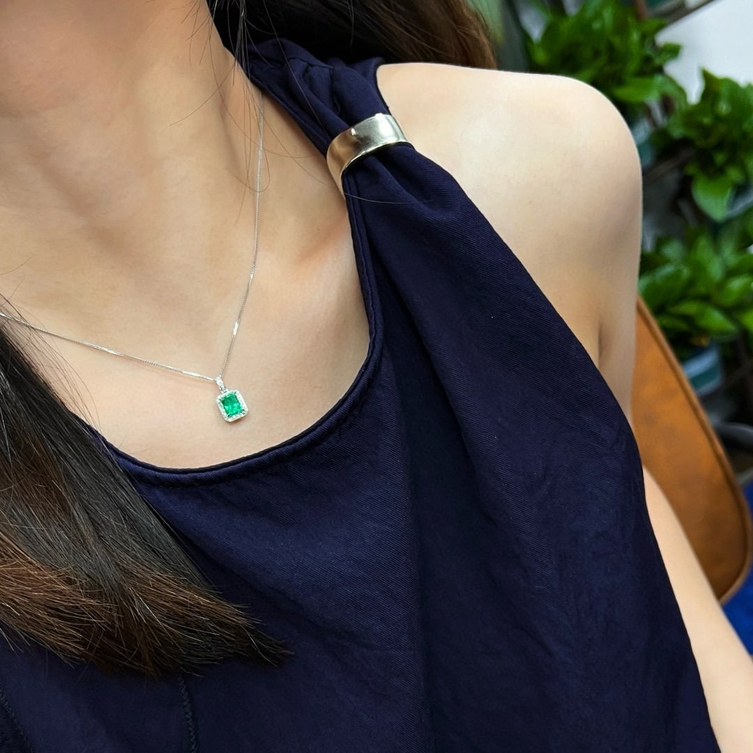 14k Gold 1.34 Ctw Vivid Green Natural Emerald & Diamond Pendant( Without Chain ) - 5