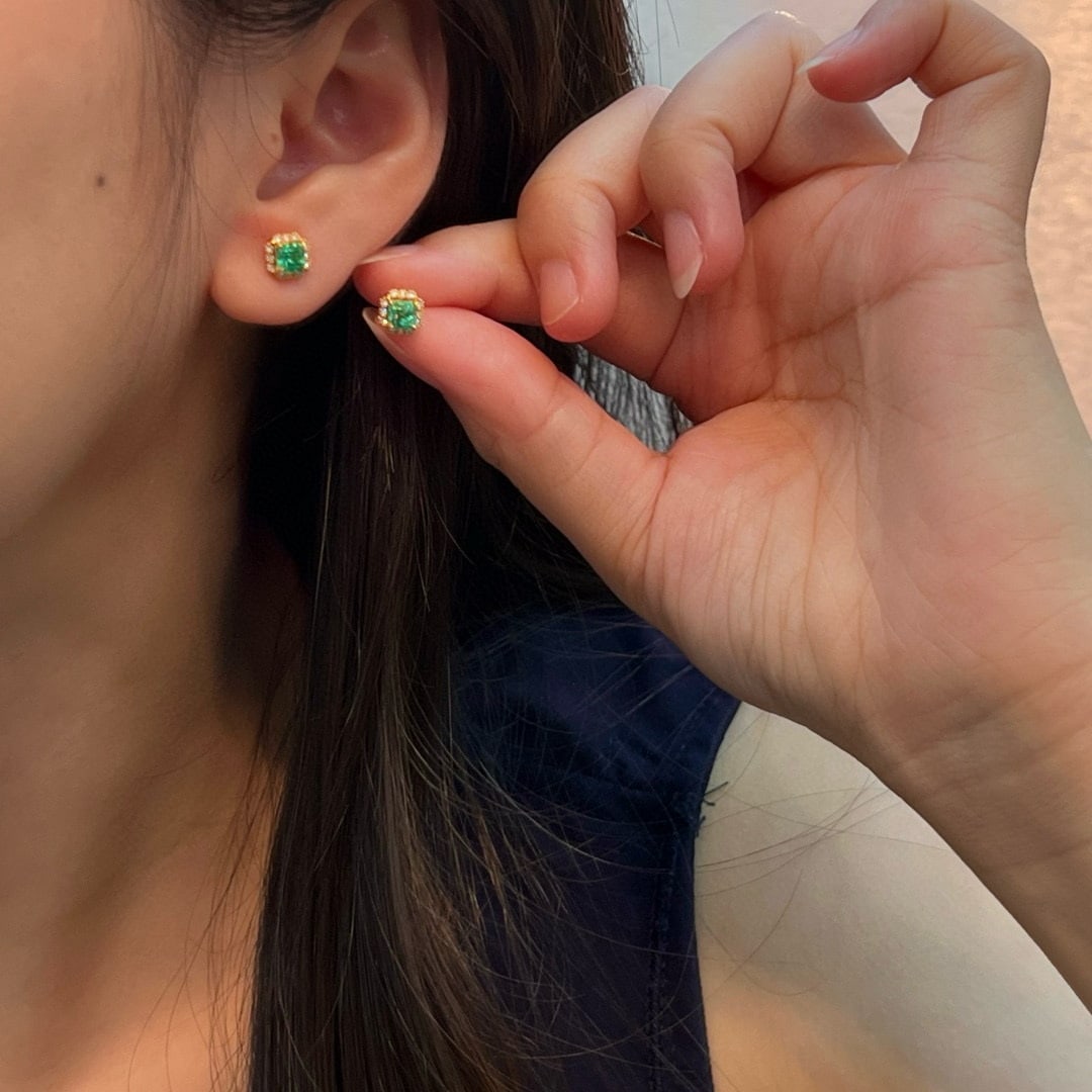 14k Gold 0.82 Ctw Natural Emerald & Diamond Earrings - 2