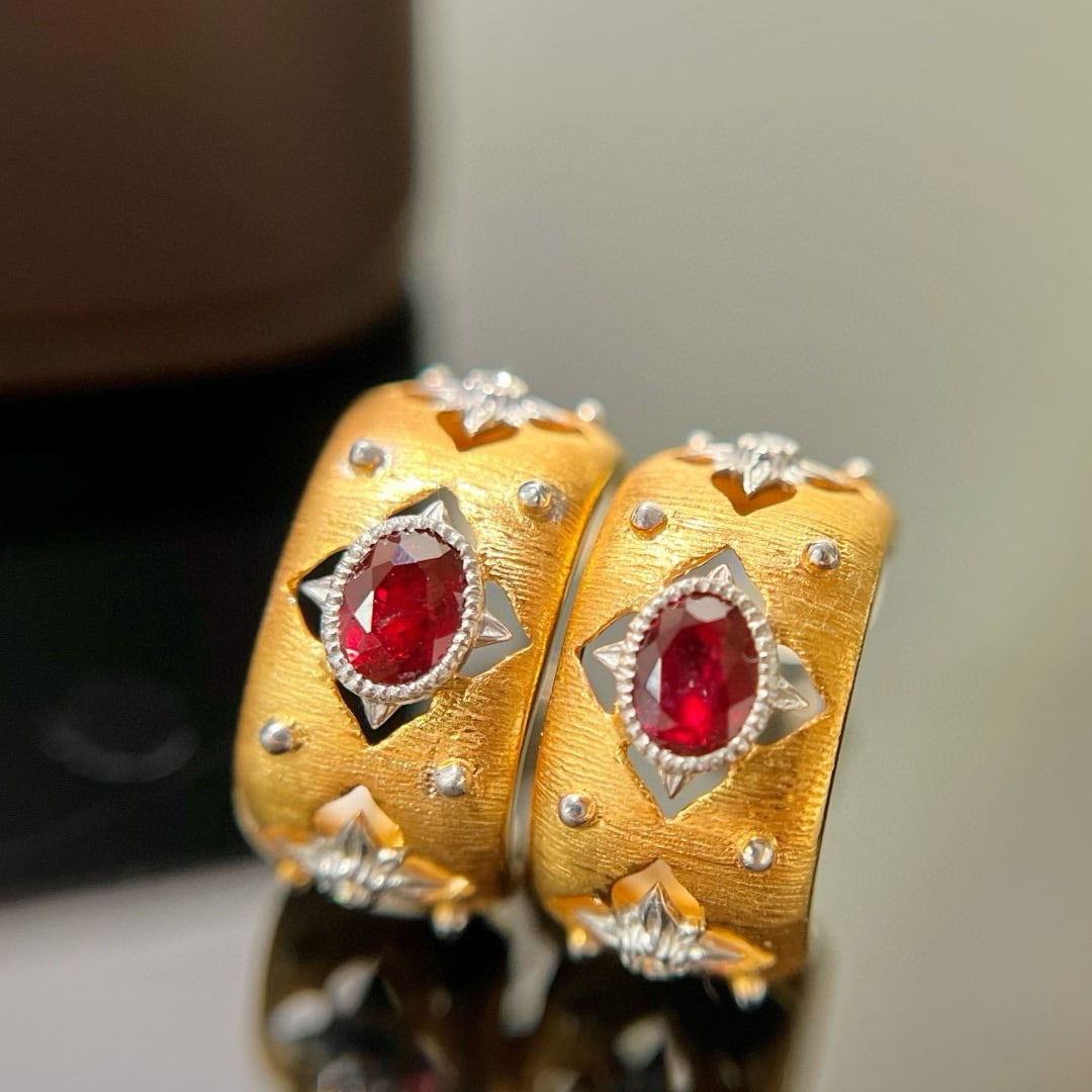 14k Gold 0.83 Ctw Natural Ruby & Diamond Earrings: Ref:231031226 // gold content:14k gold // main gemstone:ruby // shape:oval // carat weight:0. 80ct // color:pigeonblood red // treatment:natural // // adjacent gemstone 2 : diamond // shape:round //