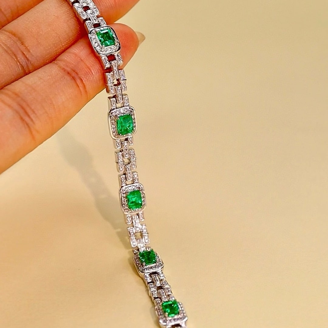 14k Gold 2.45 Ctw Vivid Green Natural Emerald & Diamond Bracelet - 2