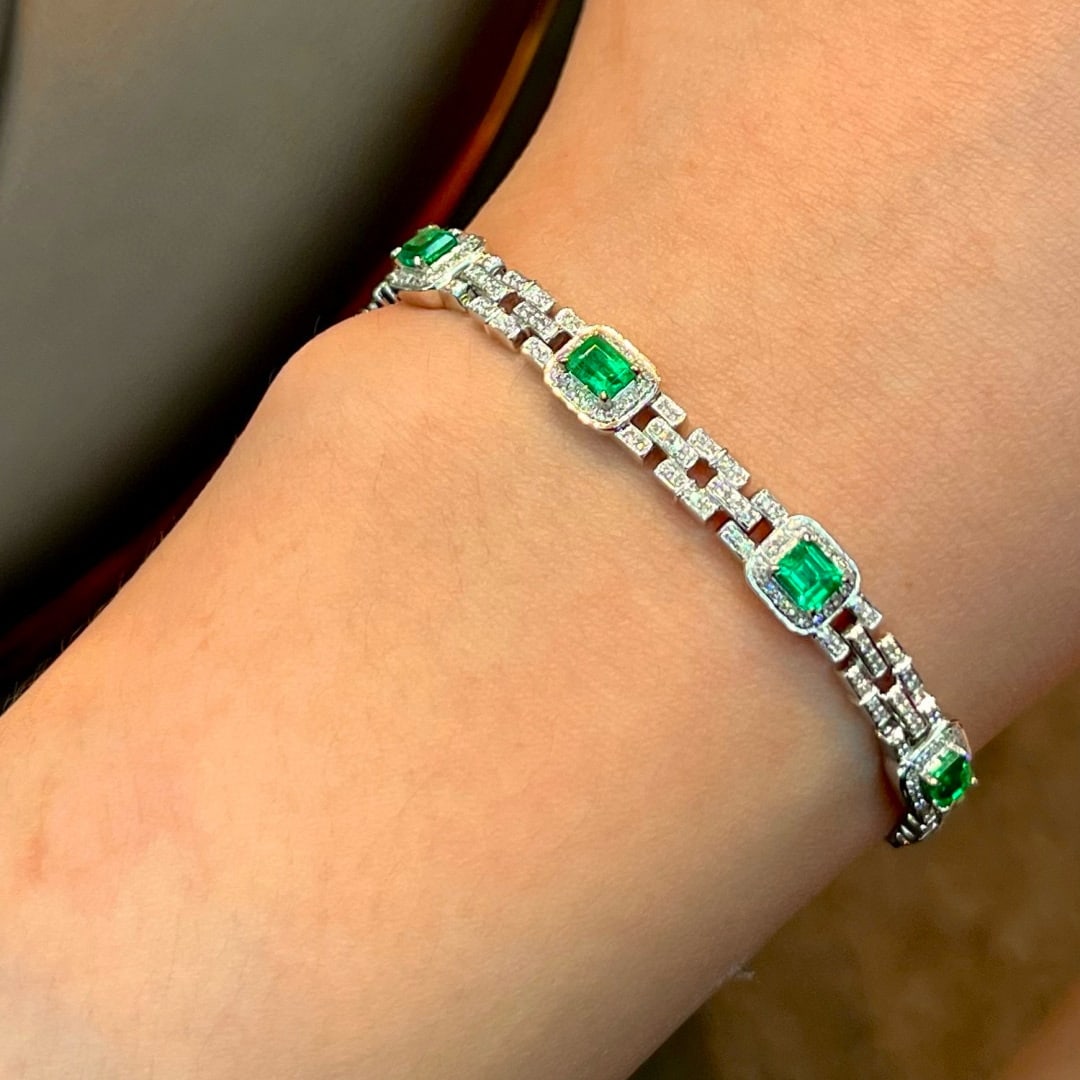14k Gold 2.45 Ctw Vivid Green Natural Emerald & Diamond Bracelet - 3