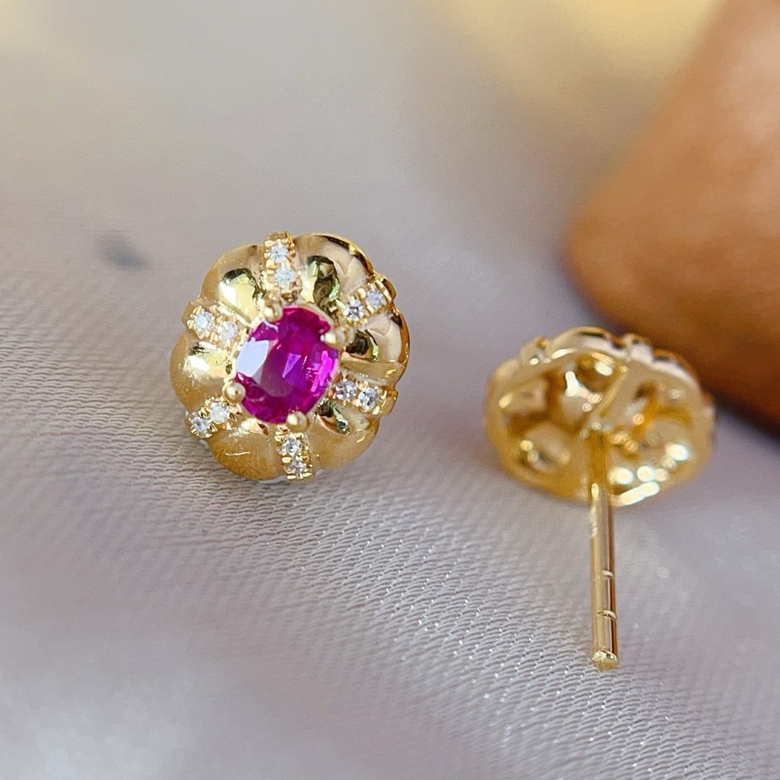 14k Gold 0.75 Ct Natural Ruby & Diamond Earrings - 4